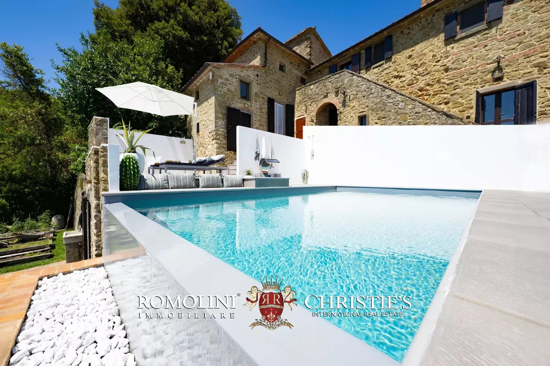 6 Bedroom Villa/Townhouse's Image 9