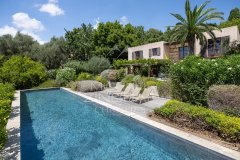 Mediterranean-style villa — photo 1 of 7