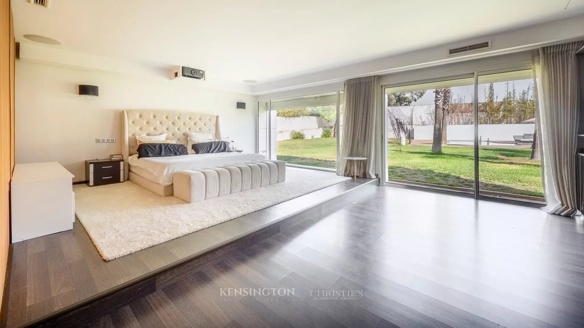 5 Bedroom Villa/Townhouse's Image 15