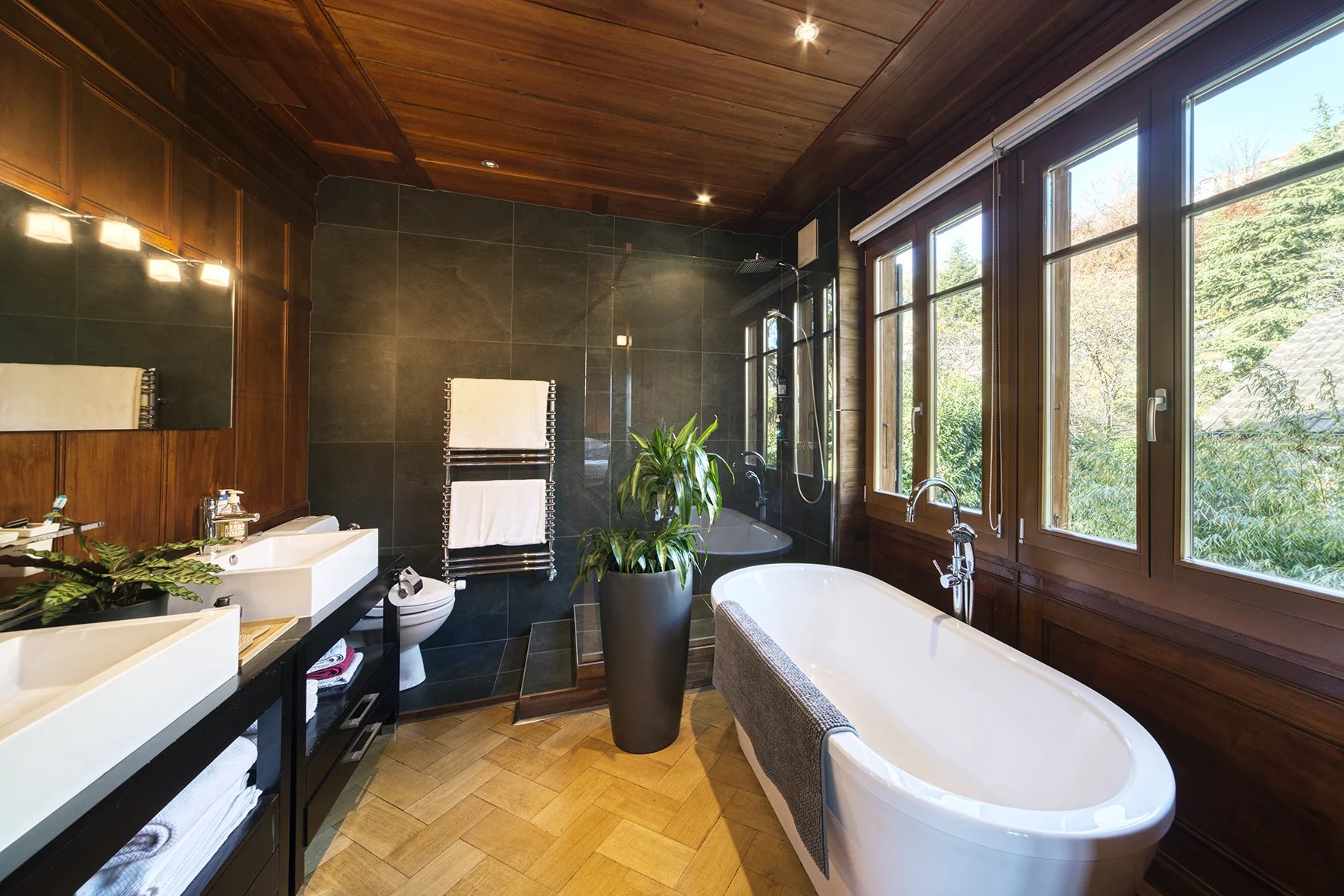 Chardonne : Splendide Chalet rénovée avec annexe habitable, vue spectaculaire!