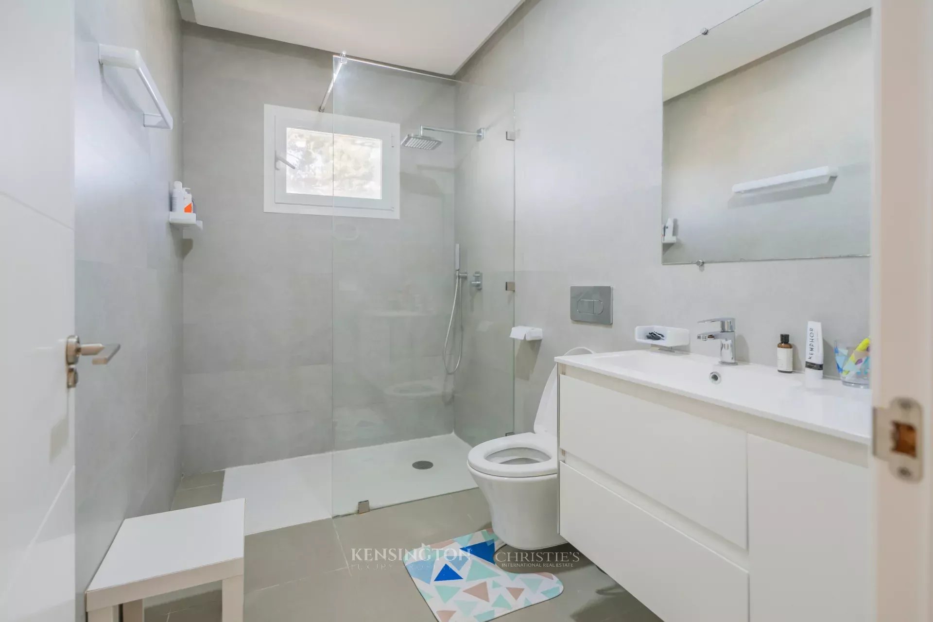 6 Bedroom Villa/Townhouse's Image 22