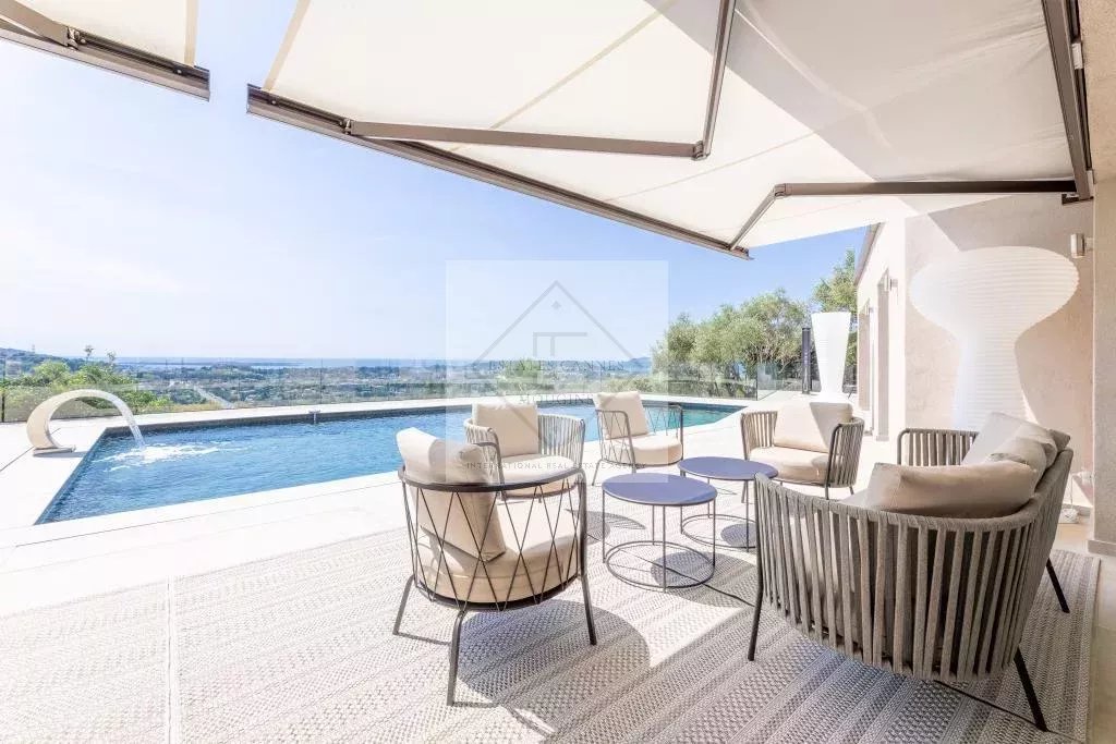 A LOUER VILLA MODERNE VUE MER  / MOUGINS — photo 1