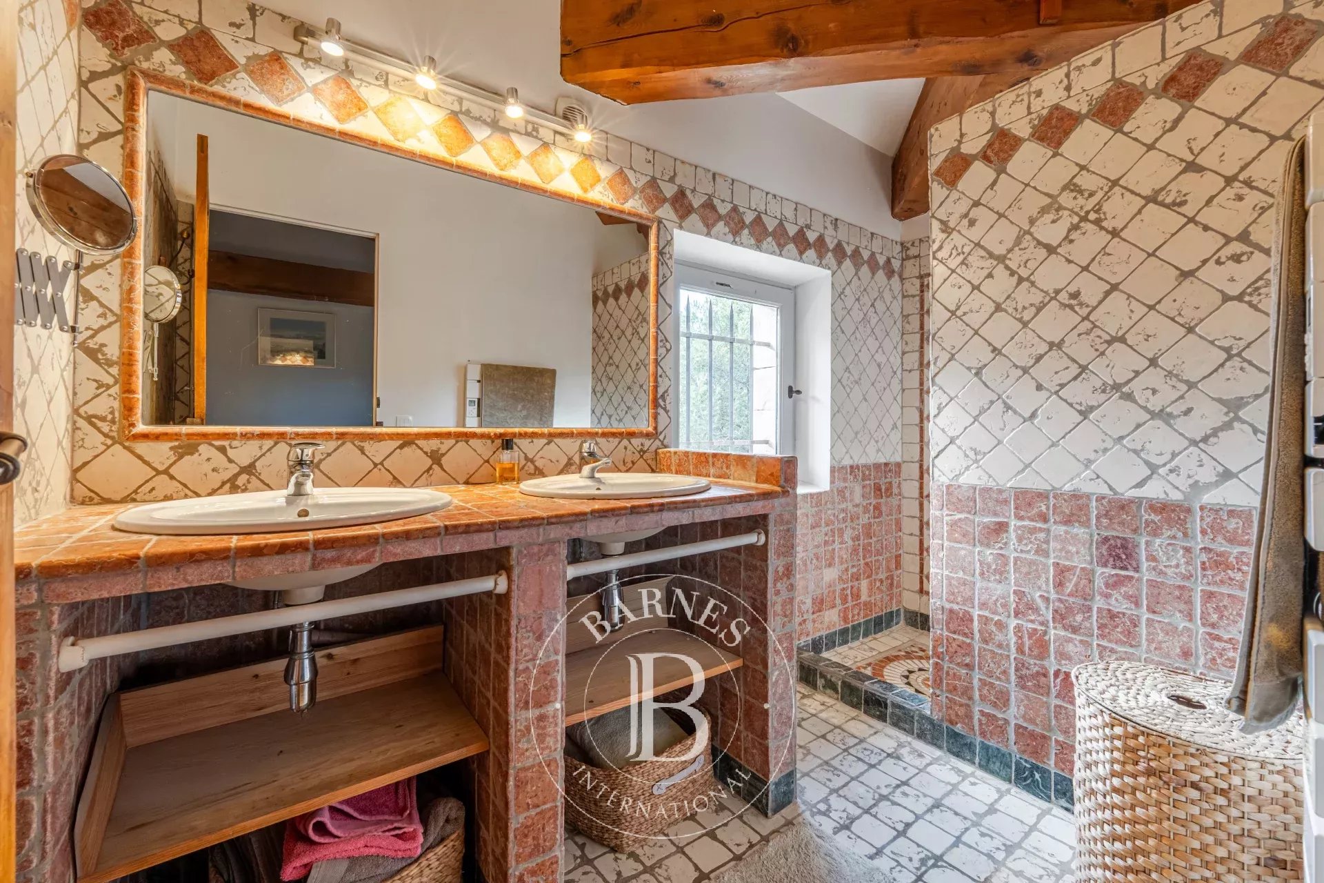 AIX-EN-PROVENCE NORTH - BASTIDE 250 SQM - 4 BEDROOMS - OFFICE - GARAGE - 6800 SQM GARDEN - SWIMMING POOL - picture 13