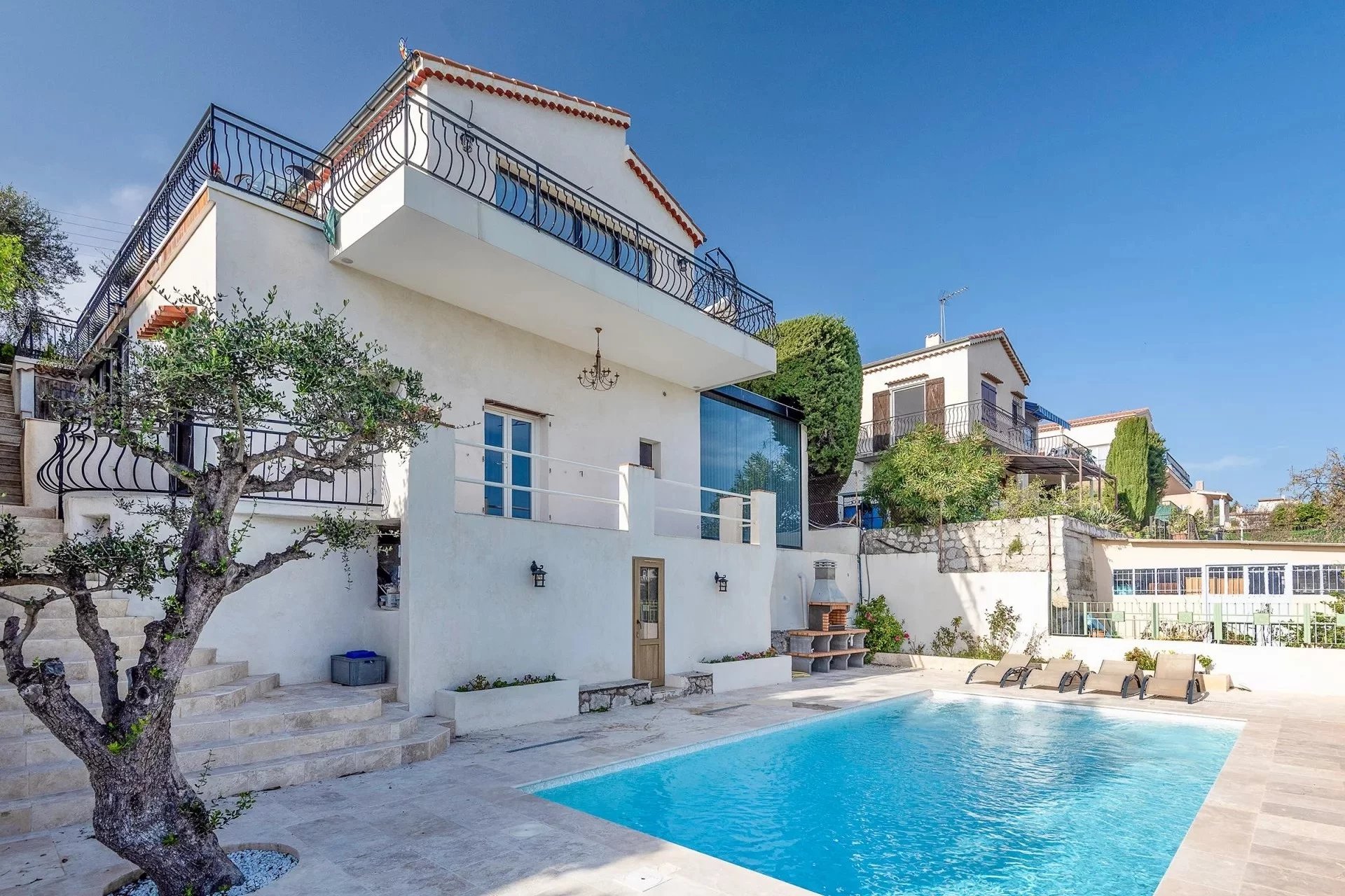 VILLA NICE ST PIERRE DE FERIC VUE MER
