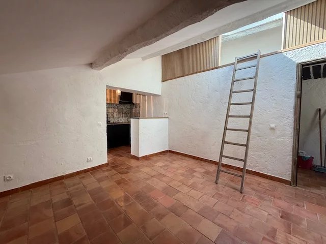 STUDIO AVEC MEZZANINE - GRASSE