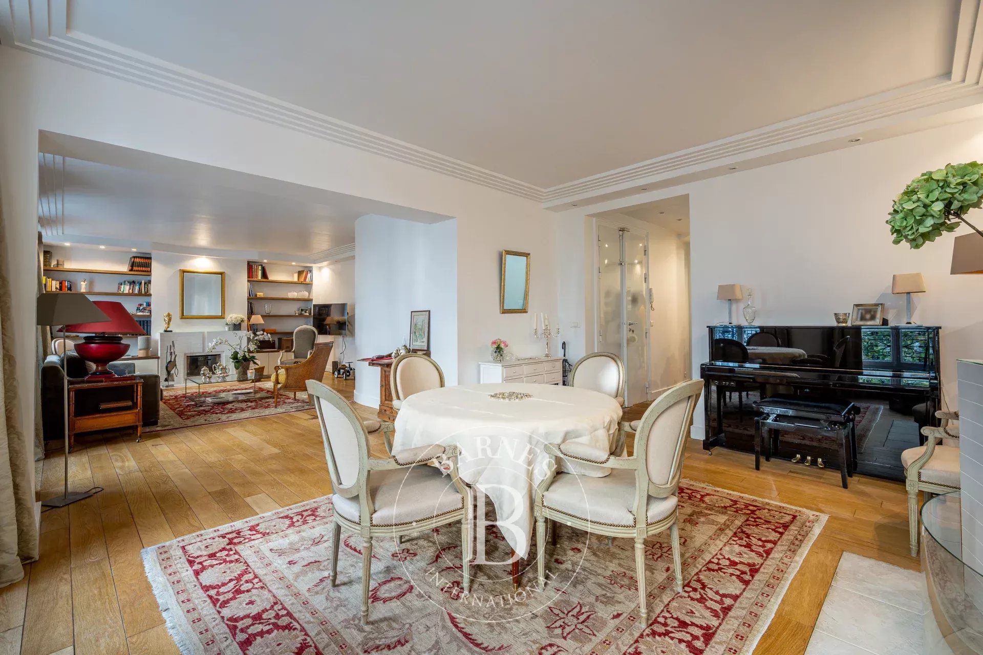 4-BEDROOM FAMILY APARTMENT FOR SALE - NEUILLY / CHEZY PERRONET - picture 4