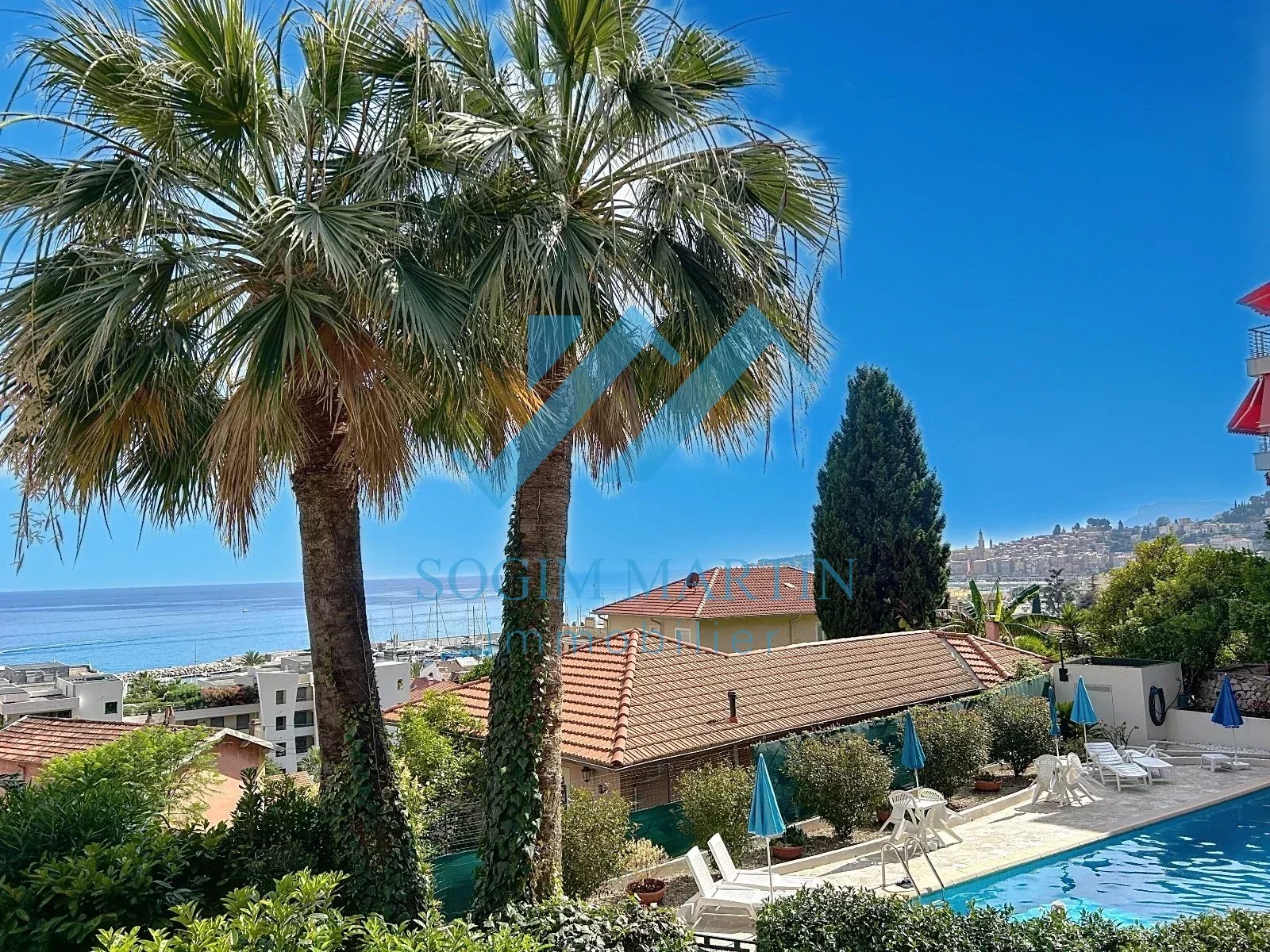 Coquet  2 pièces avec vue panoramique Mer et vieux Menton