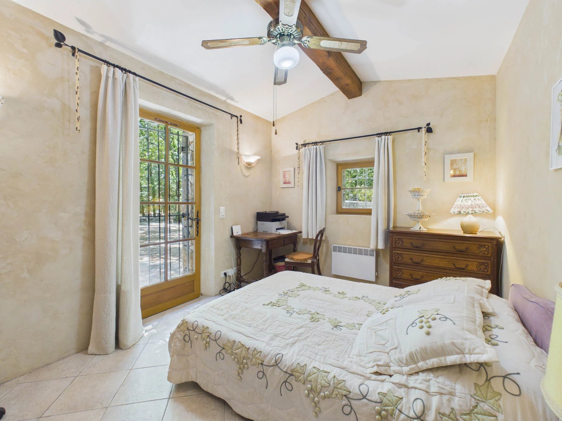 Authentic old stone house - TOURRETTES