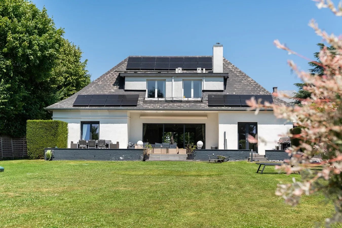 Beau Séjour – Villa contemporaine sur terrain de 27 ares
