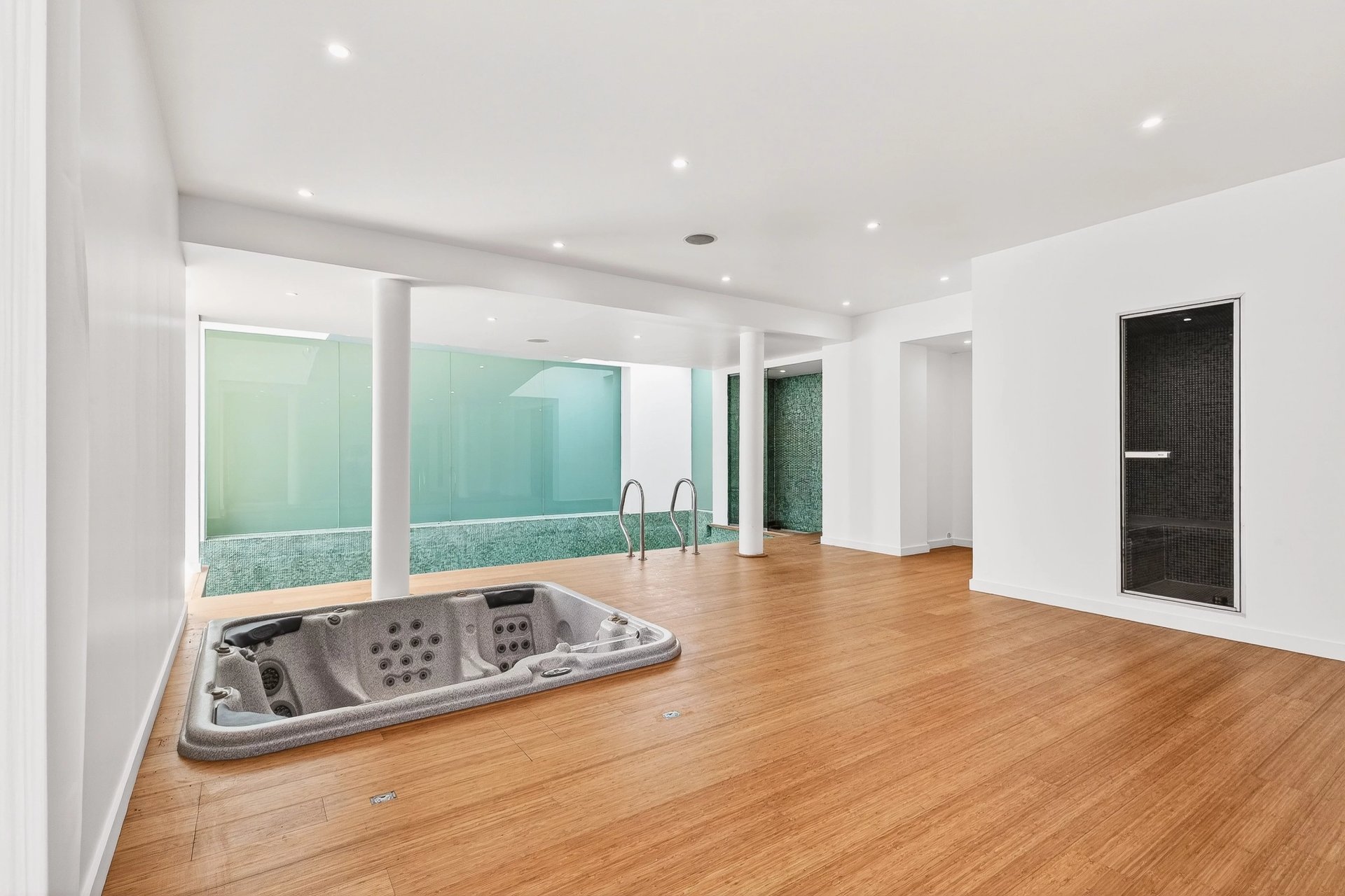 5 Bedroom Villa/Townhouse's Image 6