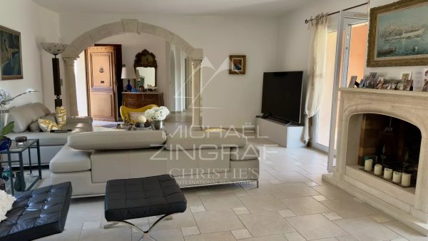 Single-storey villa facing Saint Paul de Vence village — photo 6
