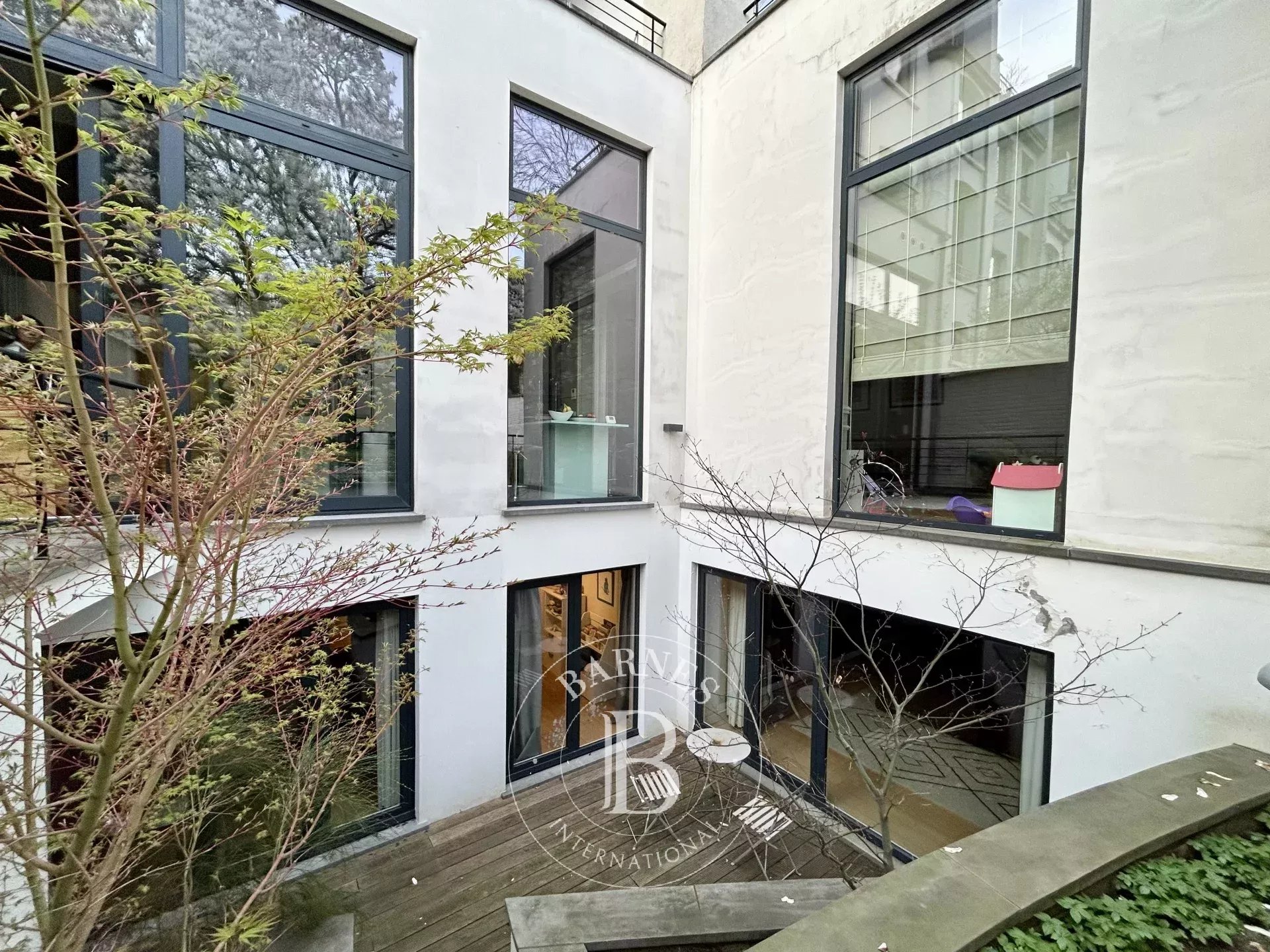 Ixelles - Lesbroussart -  Luxury apartment, 4 bedrooms with large garden