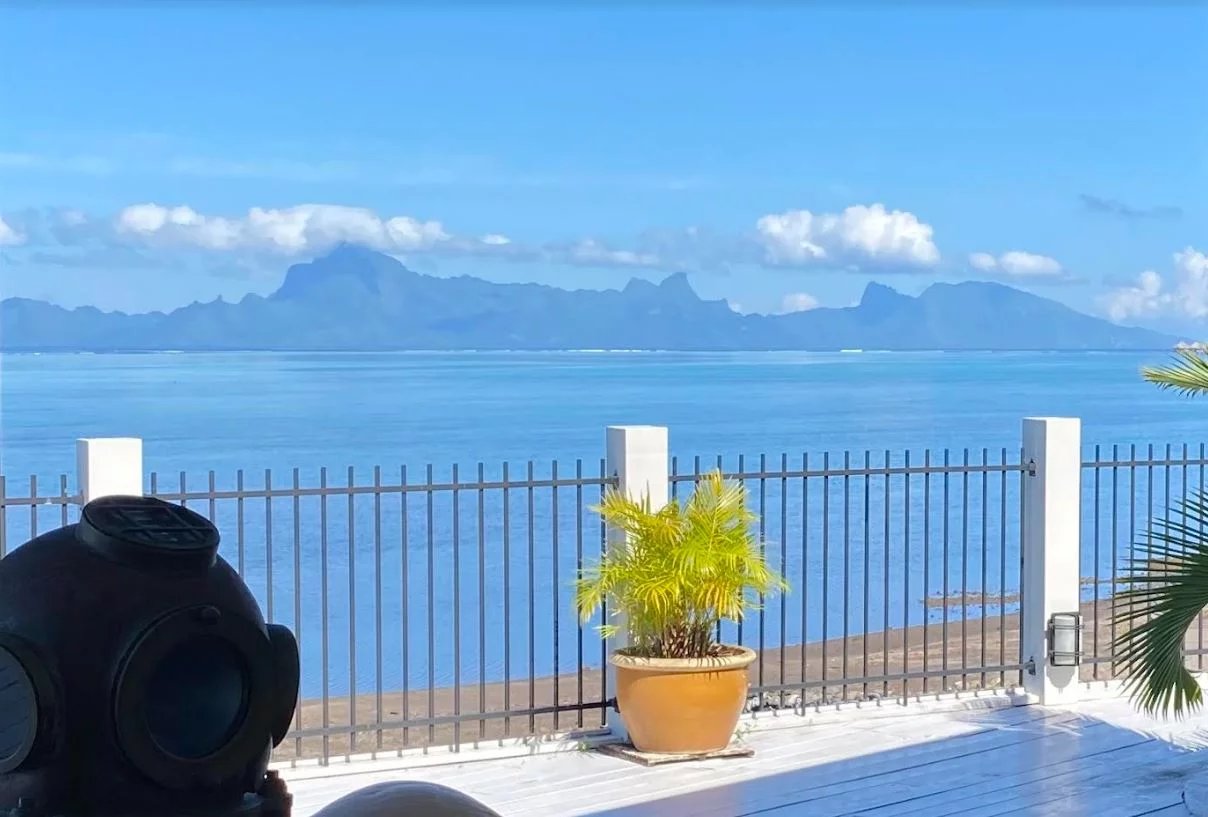 Somptueuse propriété pieds dans l' eau vue mer époustouflante .                     Commune à Tahiti, Polynésie française