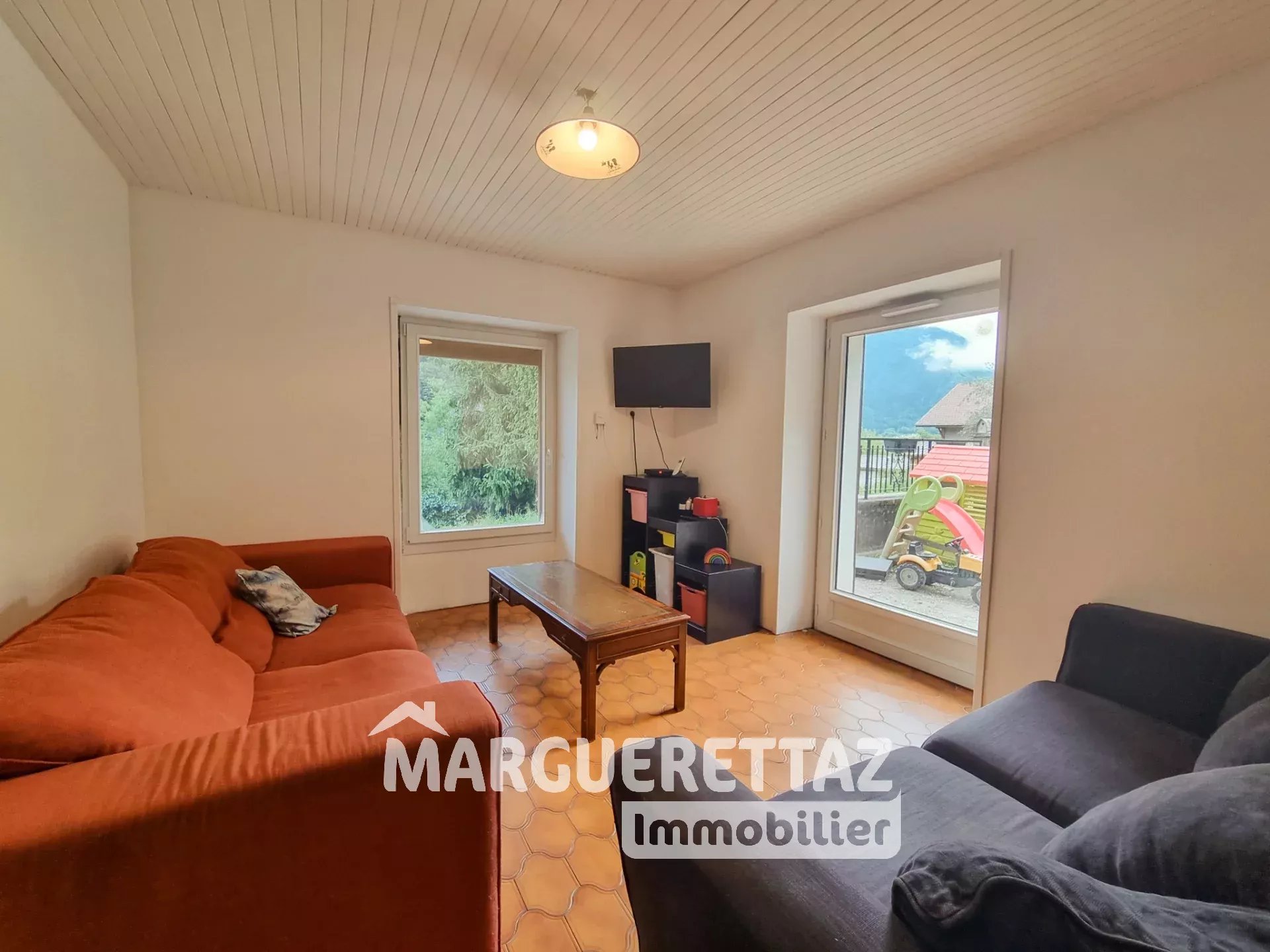 APPARTEMENT triplex avec garage à ST-JEOIRE