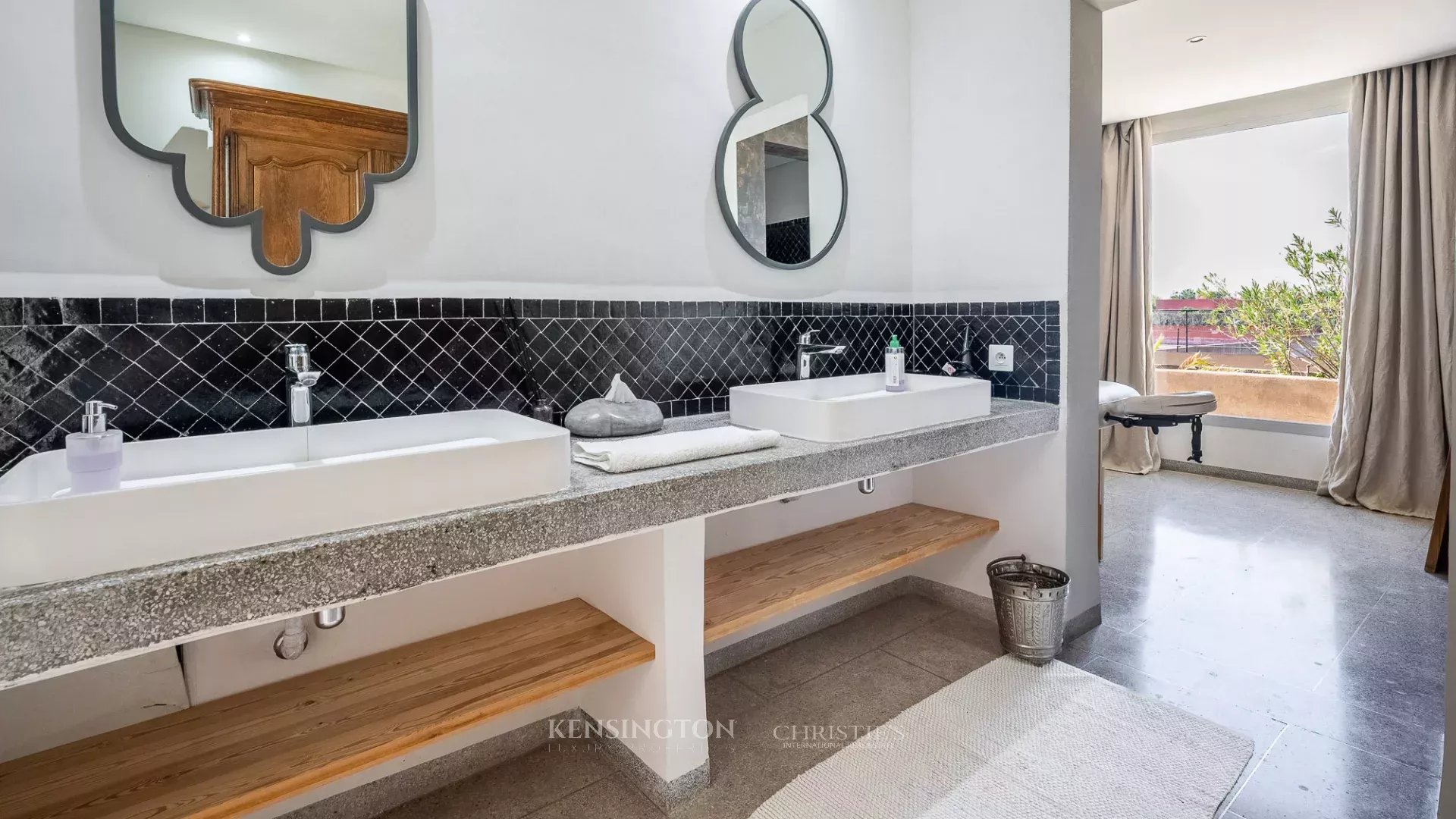 9 Bedroom Villa/Townhouse's Image 18