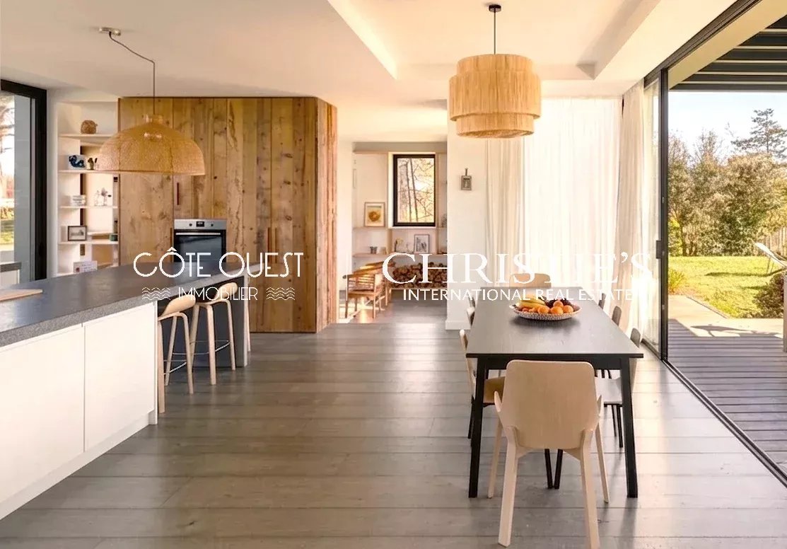 5 Bedroom Villa/Townhouse's Image 5