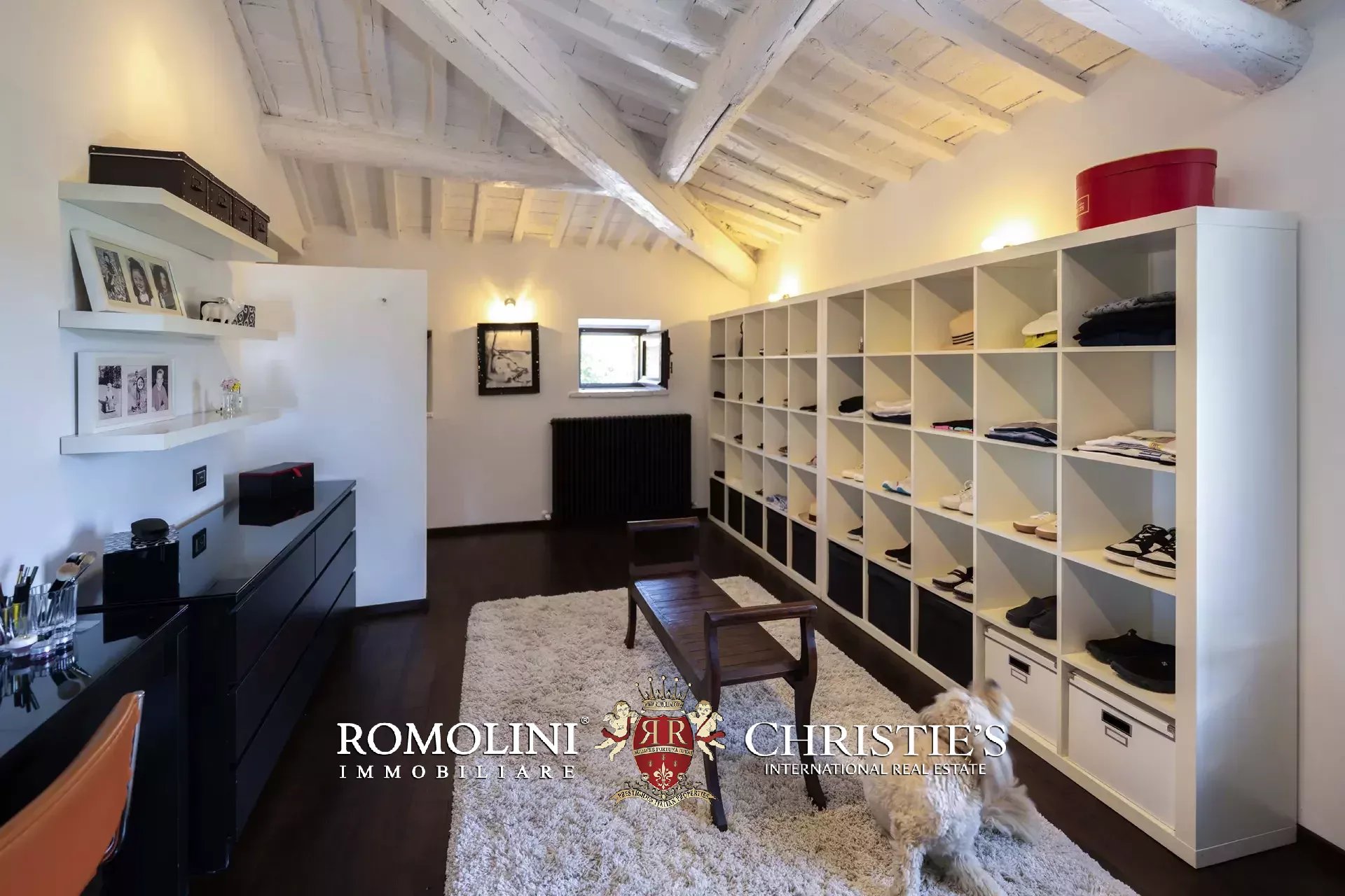 6 Bedroom Villa/Townhouse's Image 49