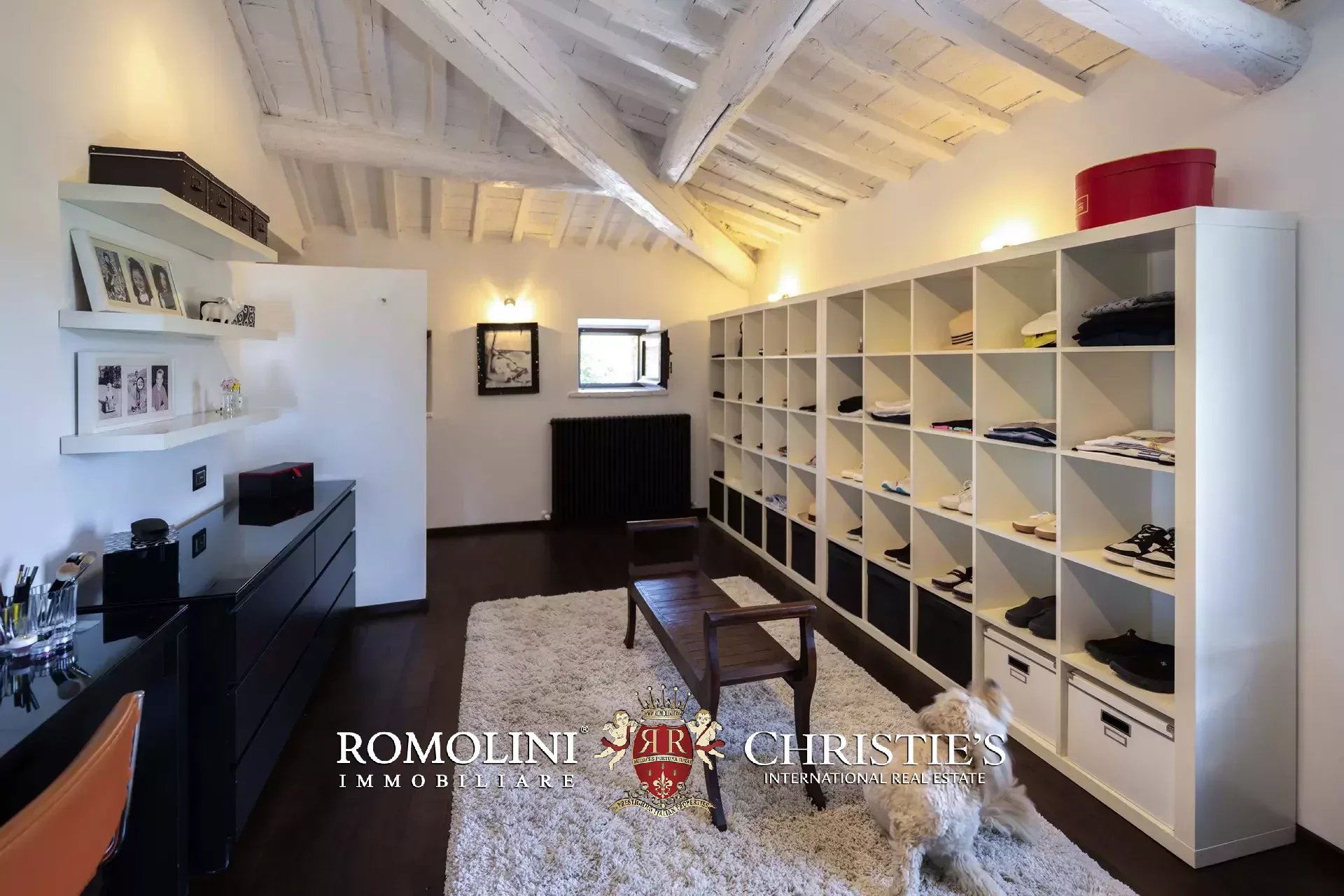 6 Bedroom Villa/Townhouse's Image 45