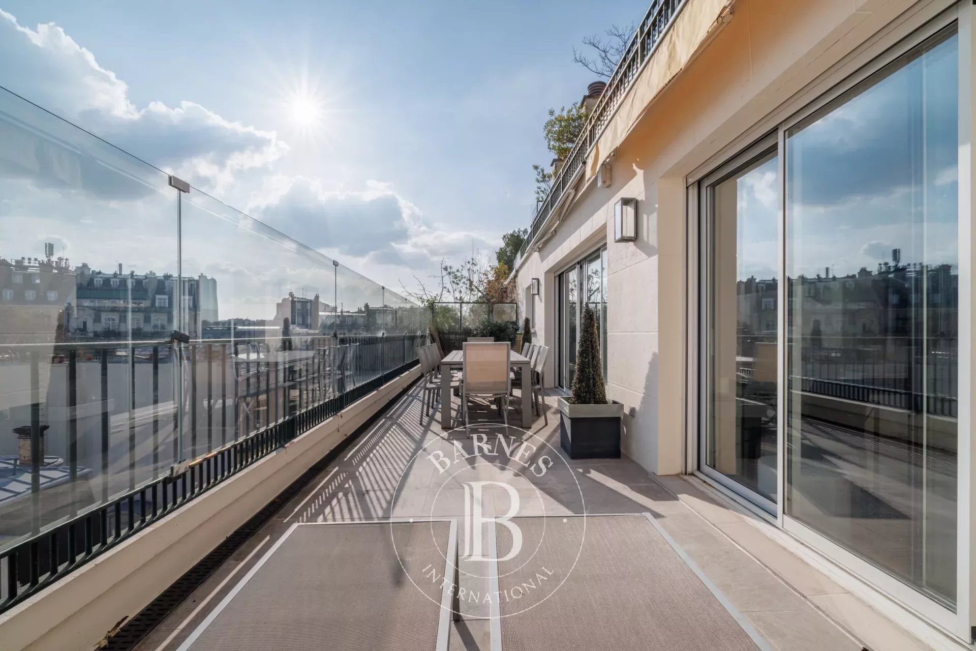 Paris 16 - Victor Hugo - Sunny terrace - 3 bedrooms