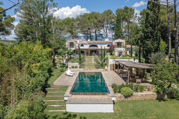Luxury Villa for Sale in Mougins | Exceptional Family Estate — photo 1