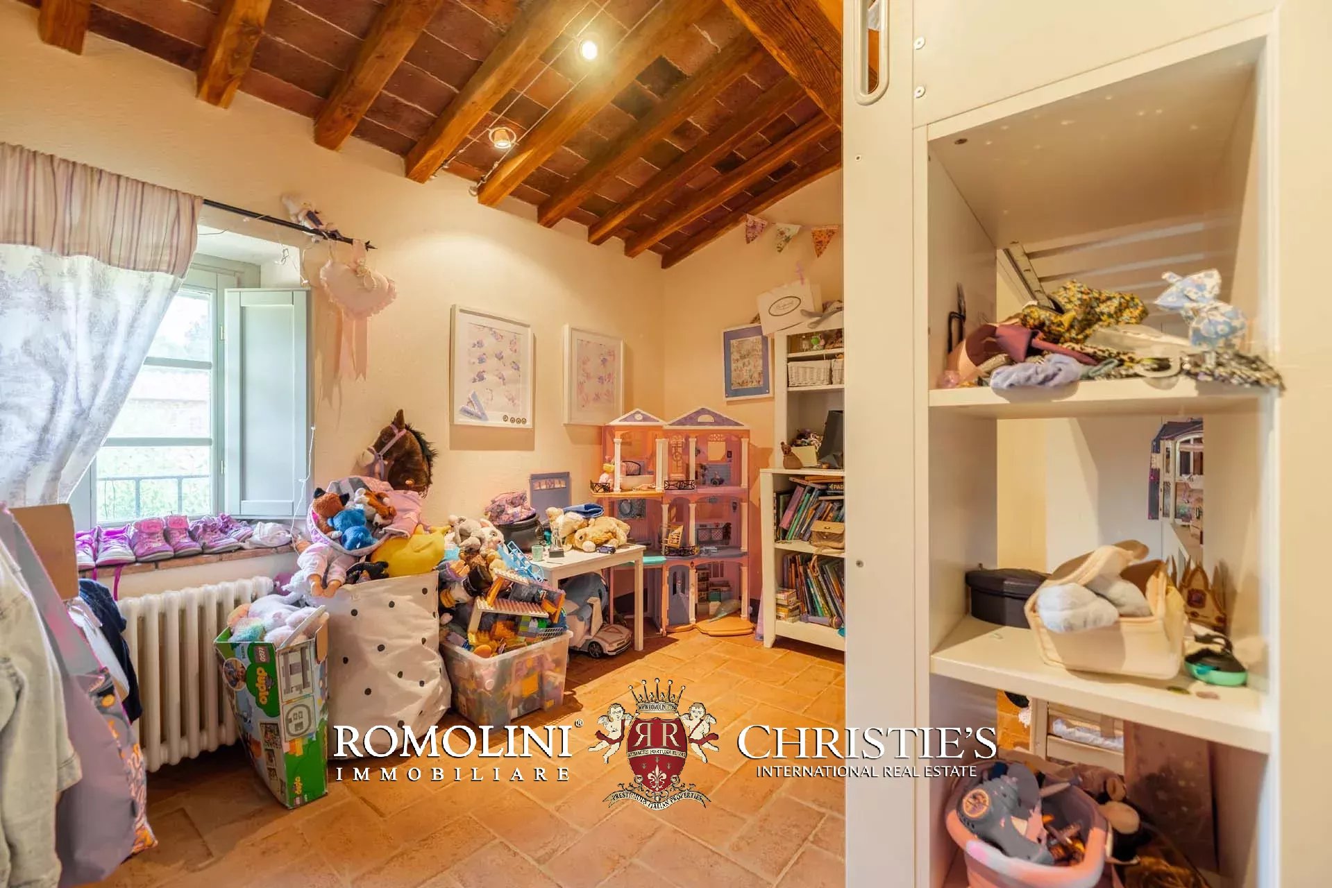6 Bedroom Villa/Townhouse's Image 57