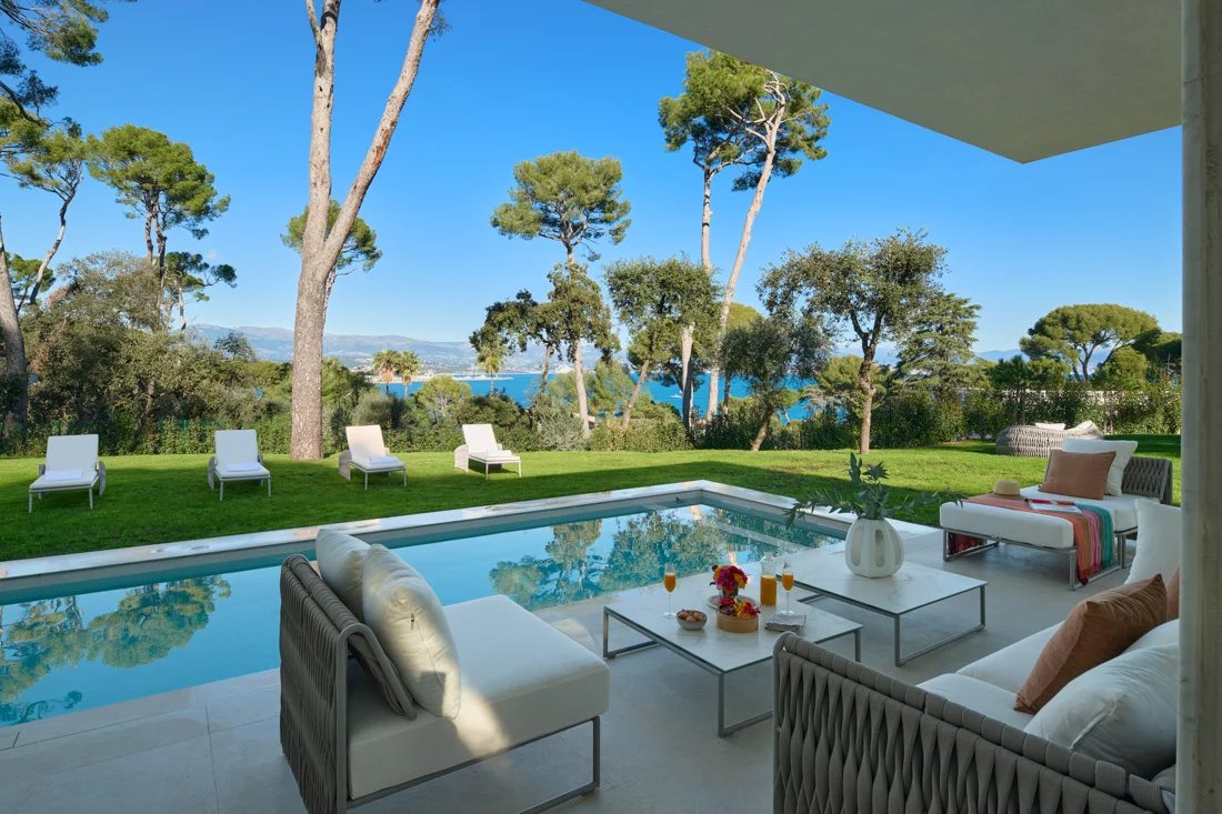 New contemporary villa for sale in Cap d'Antibes