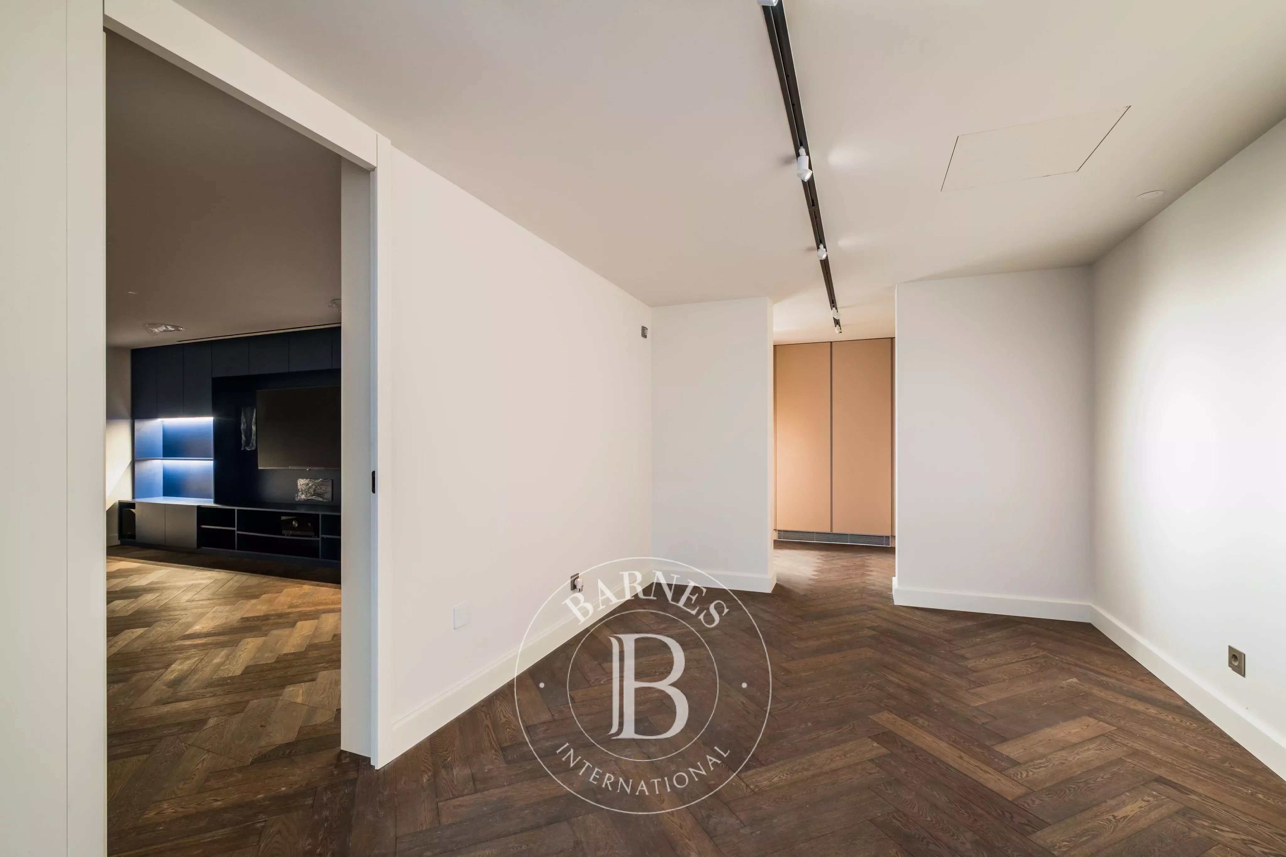 Contemporary villa in Cascais