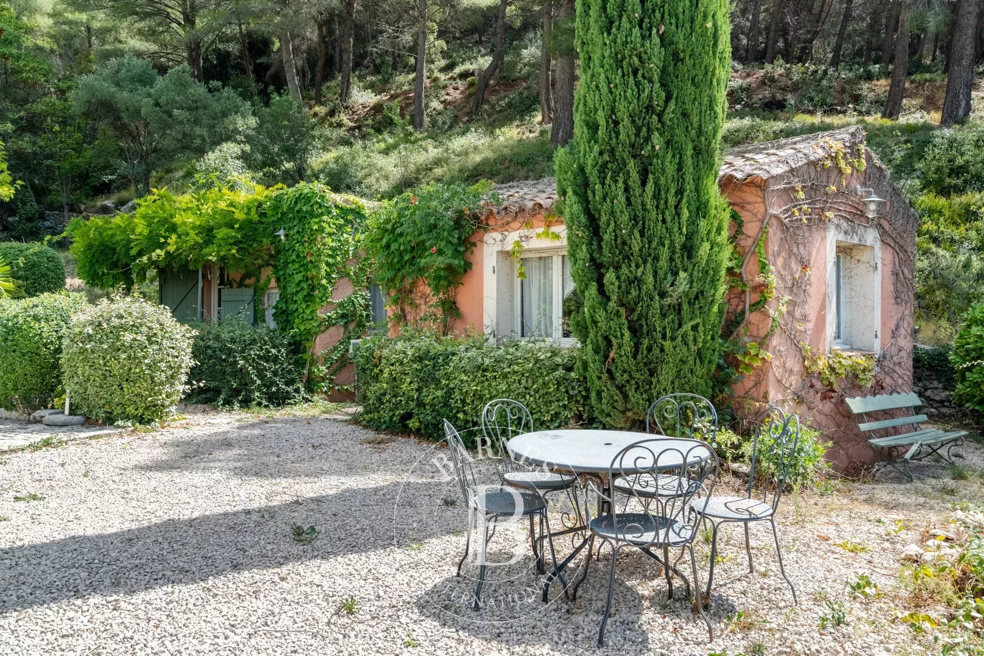 Ev Cassis - picture 10