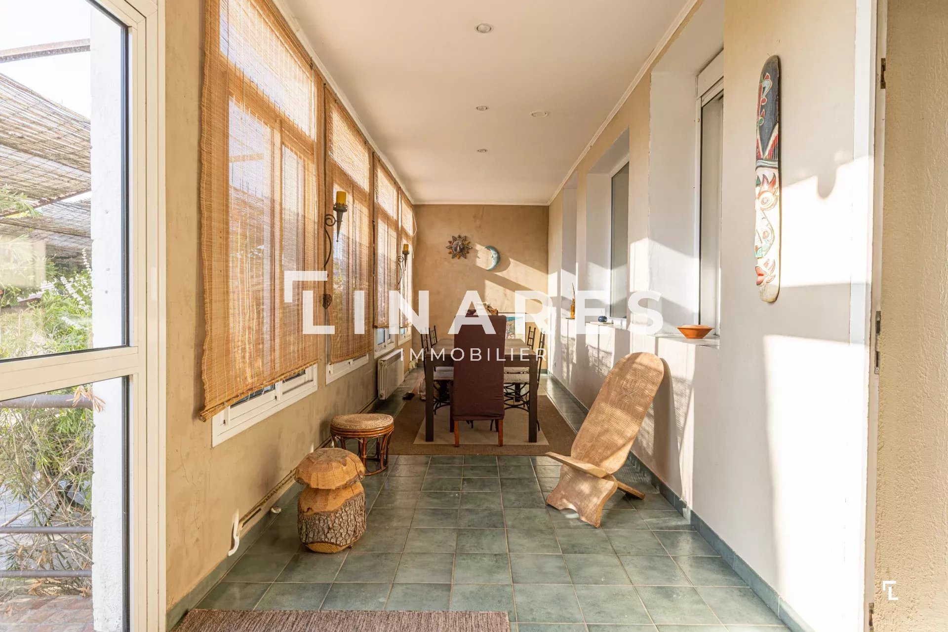 L'ACCUEILLANT - Rez de jardin T5 de 217m² - Cuisine d'été - Dépendances - Garage de 35m² -  Terrain de  600m²  - 13821 LA PENNE SUR HUVEAUNE