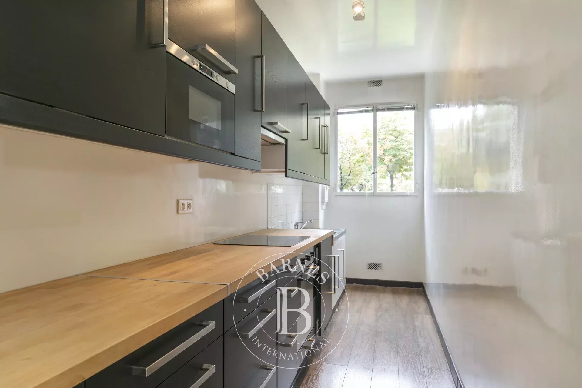 Neuilly-Pasteur -  1-bed apartment - Bright - Clear views over verdant surroundings - picture 5