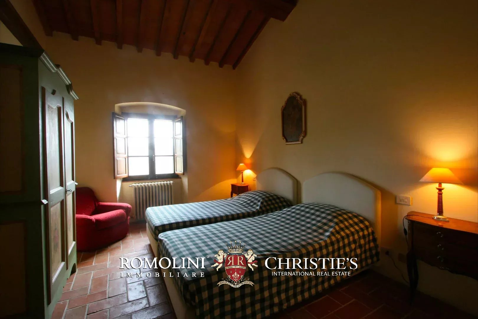 6 Bedroom Villa/Townhouse's Image 47