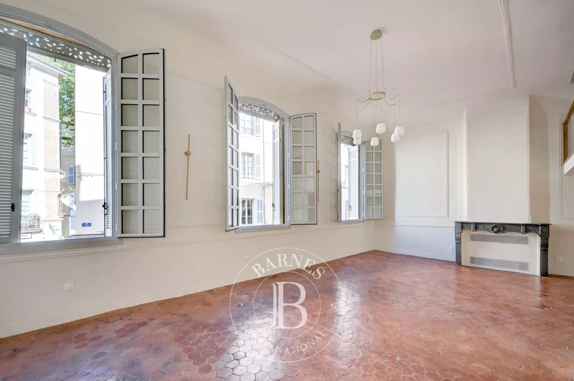 Apartment Aix-en-Provence - picture 1