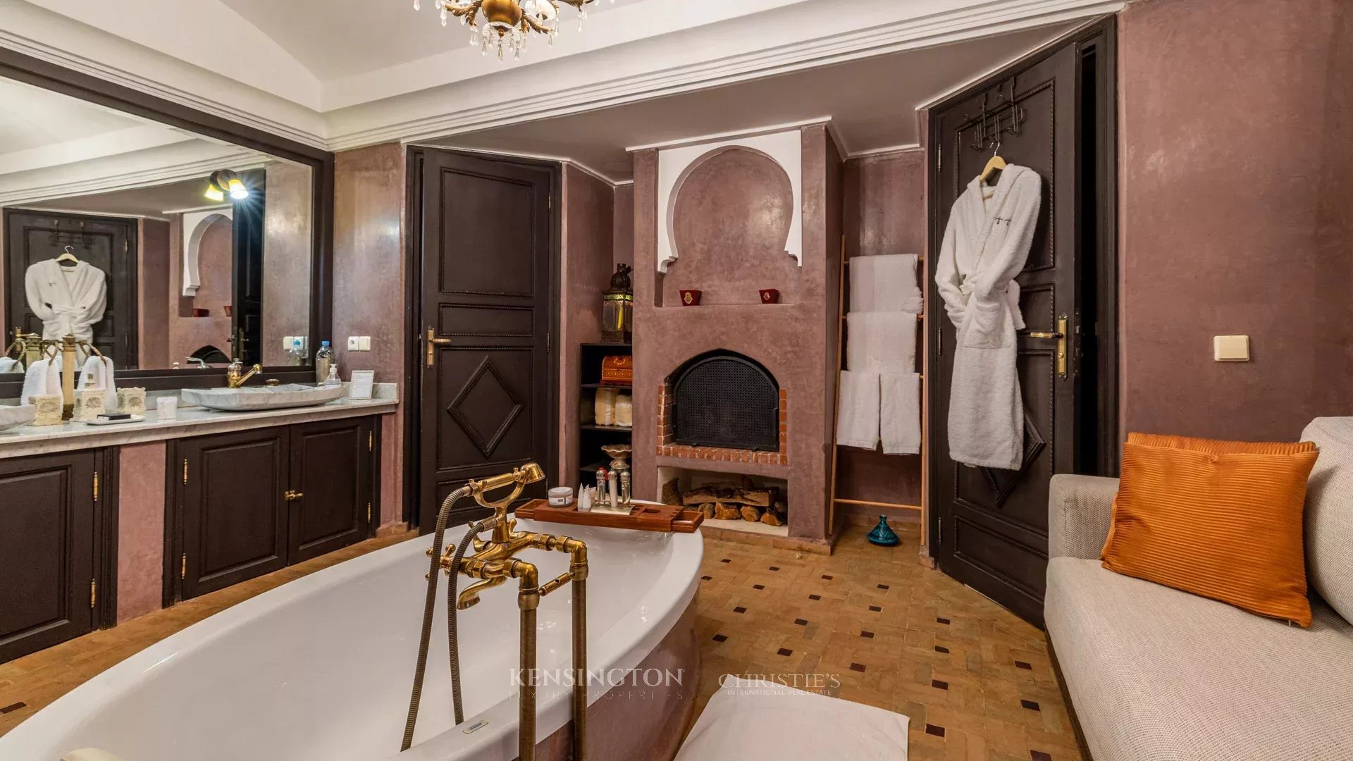 9 Bedroom Villa/Townhouse's Image 184