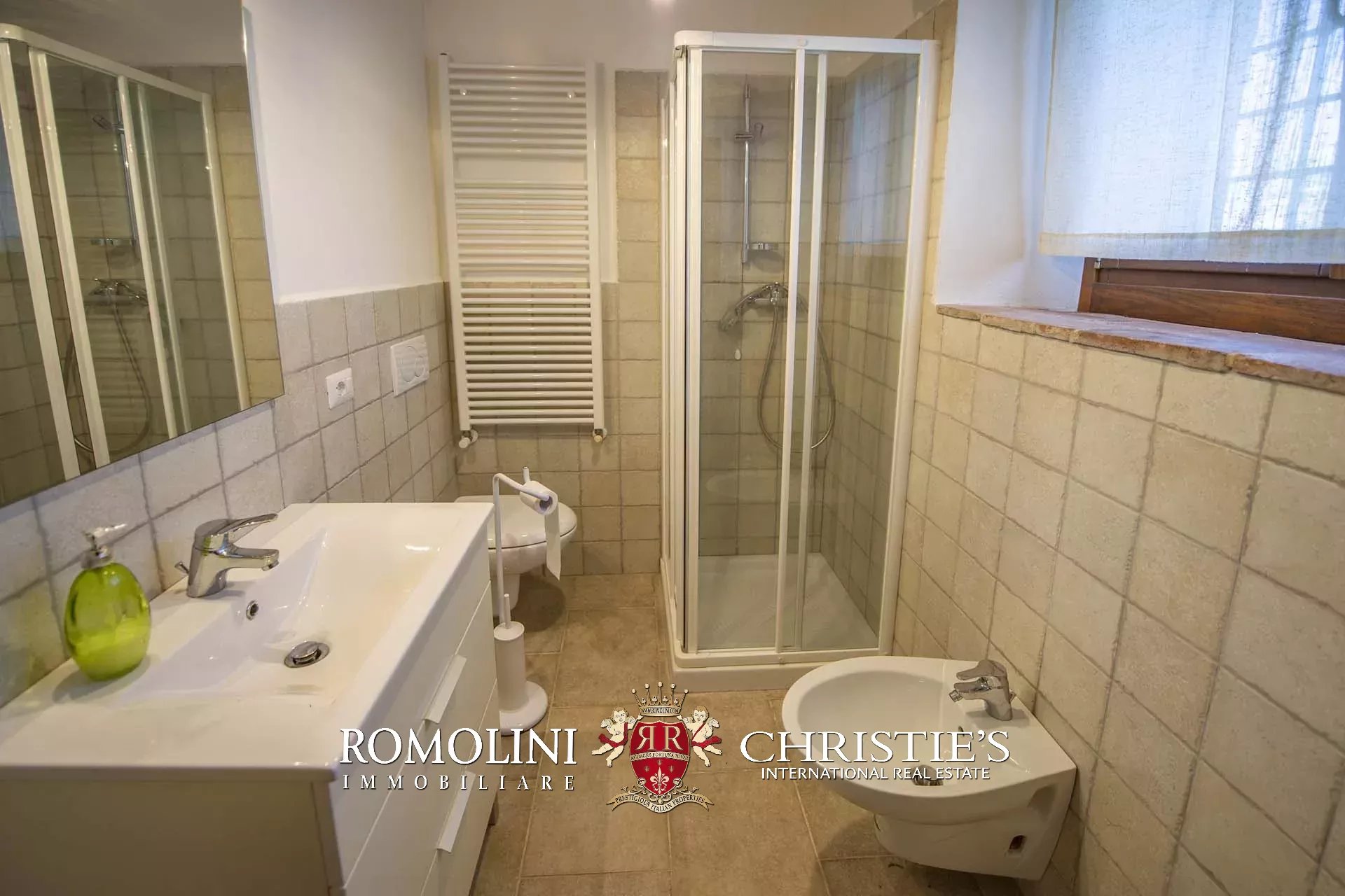 11 Bedroom Villa/Townhouse's Image 31