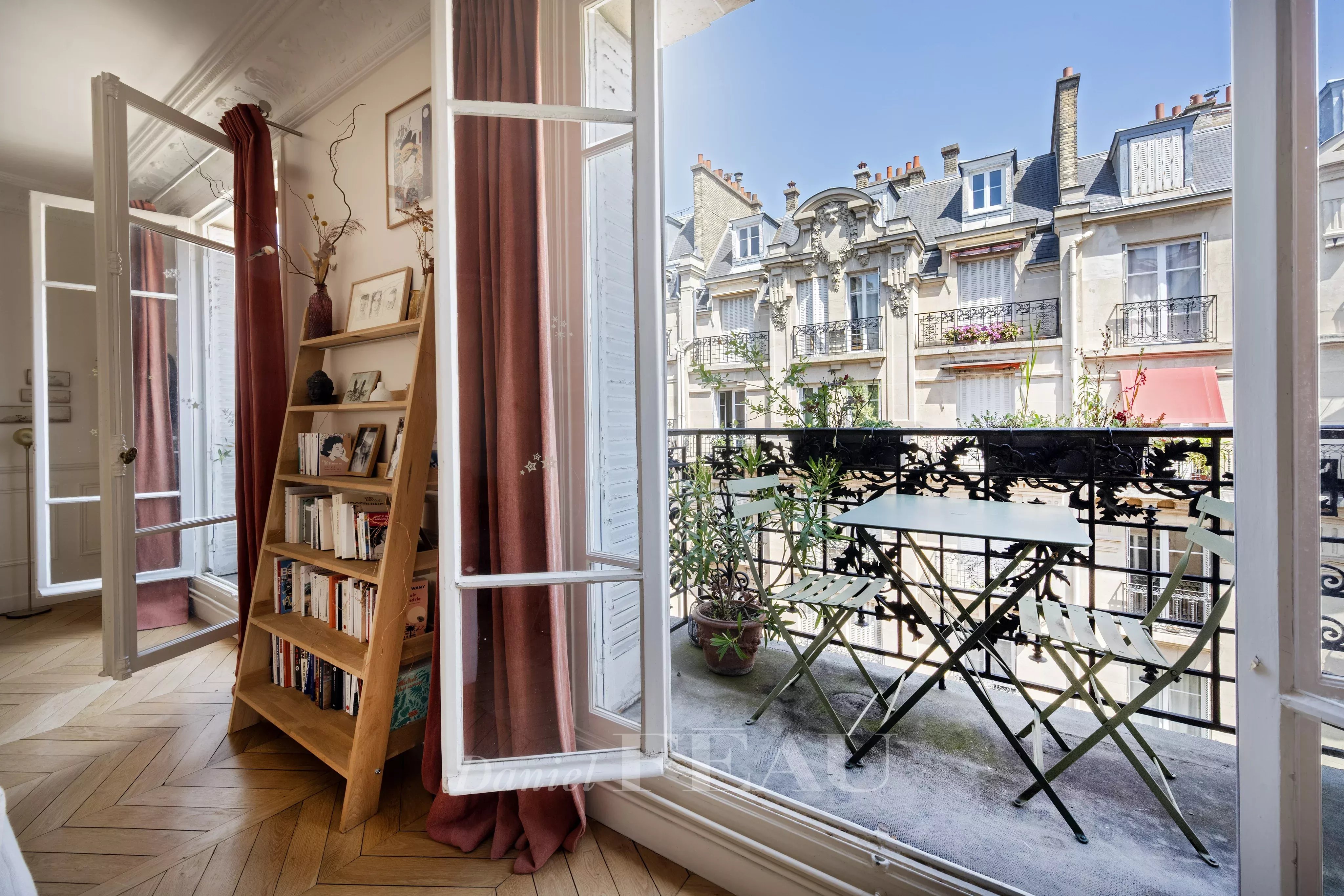 Sale Apartment Paris 7th
