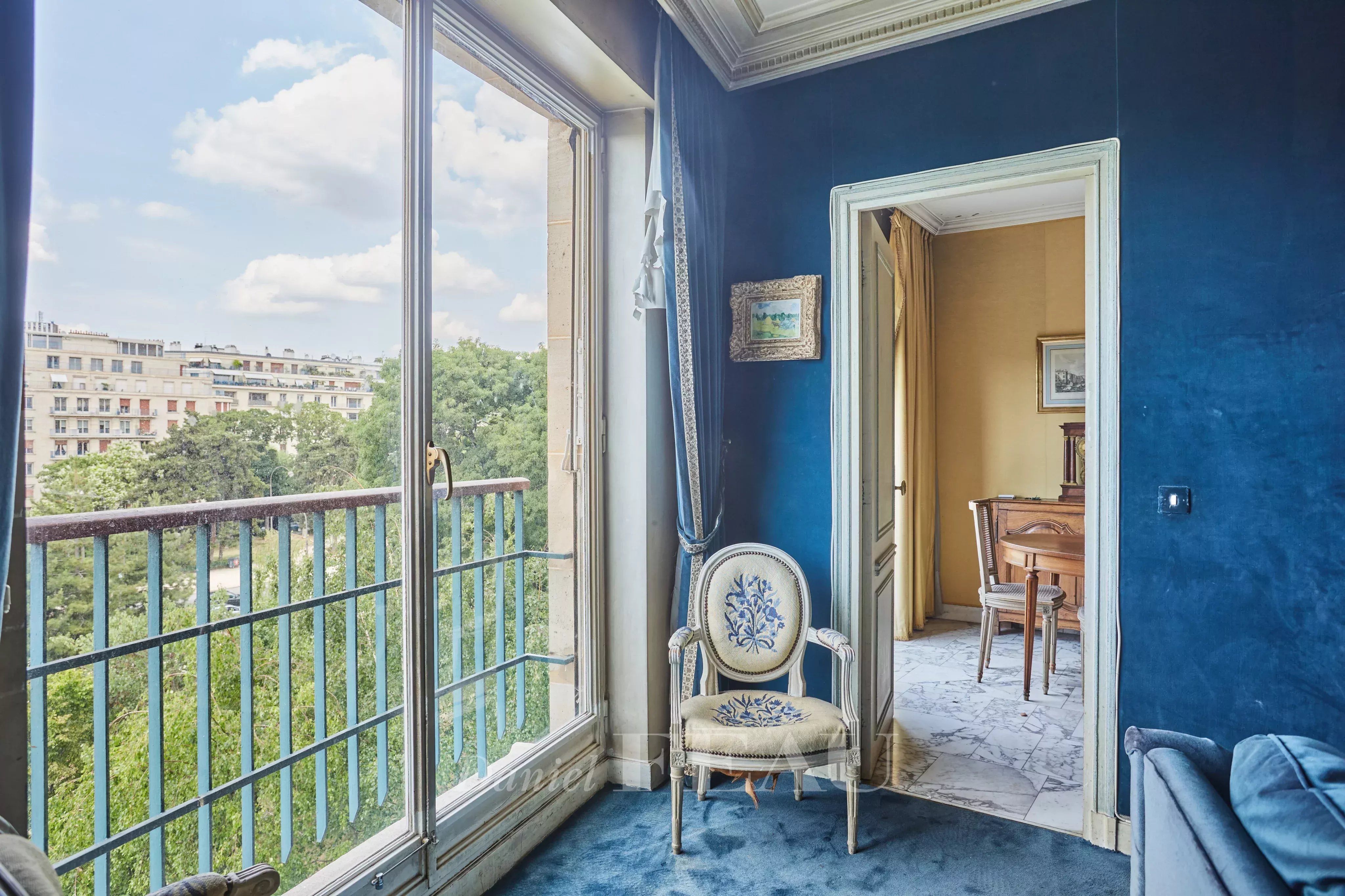 Sale Apartment Paris 16th
