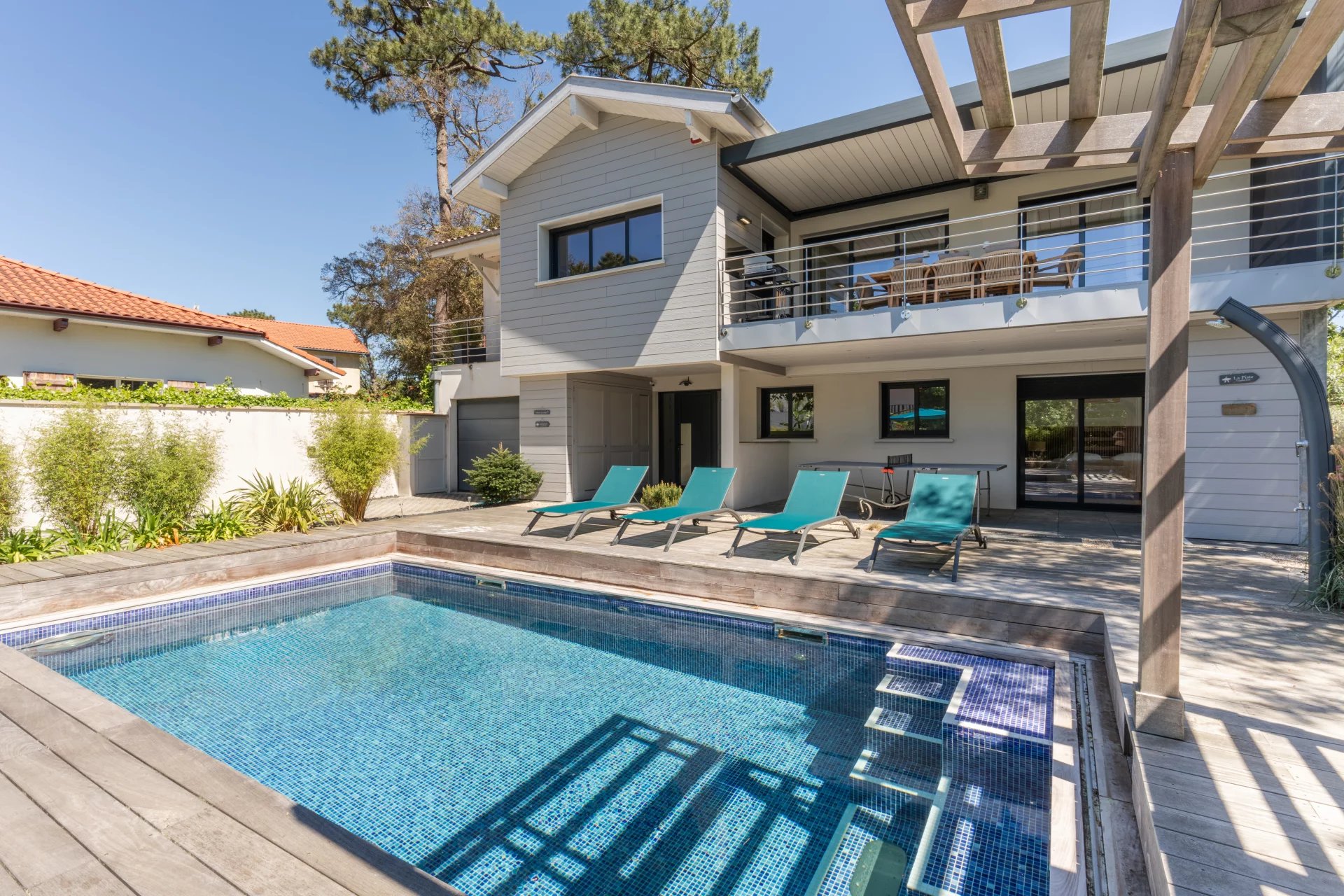 BLUE – Contemporary villa with heated pool, walking distance to the town center and beaches - Capbreton - picture 1