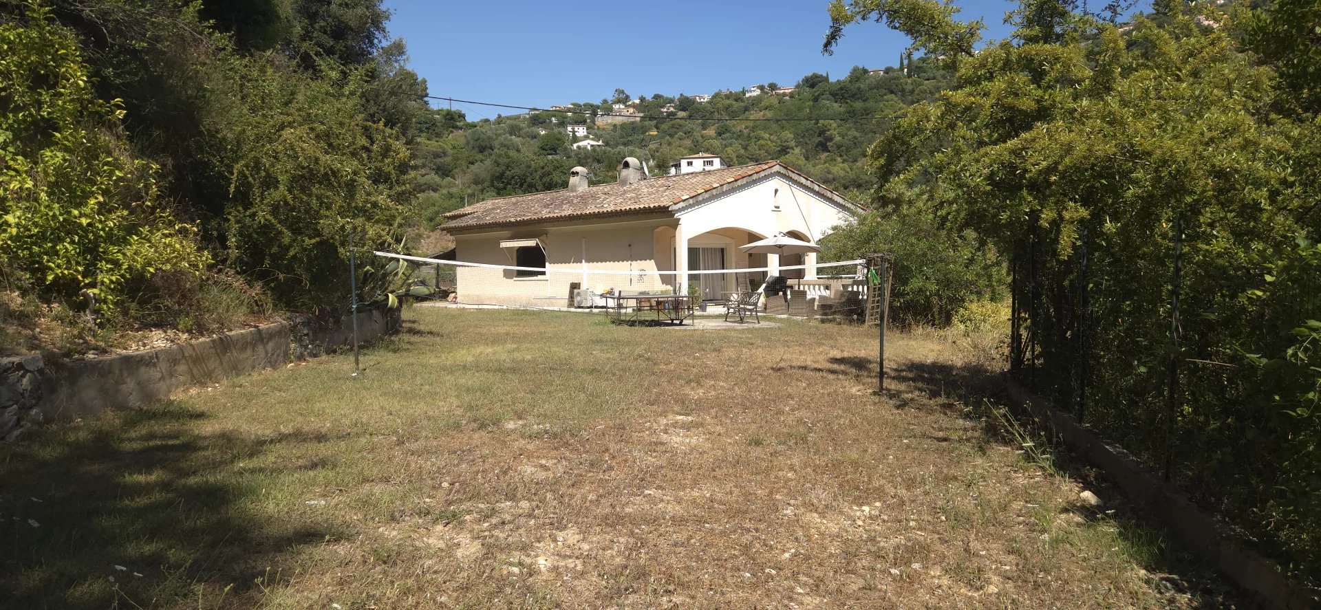 NICE - SECTEUR BELLET- DEUX VILLAS AVEC TERRAIN