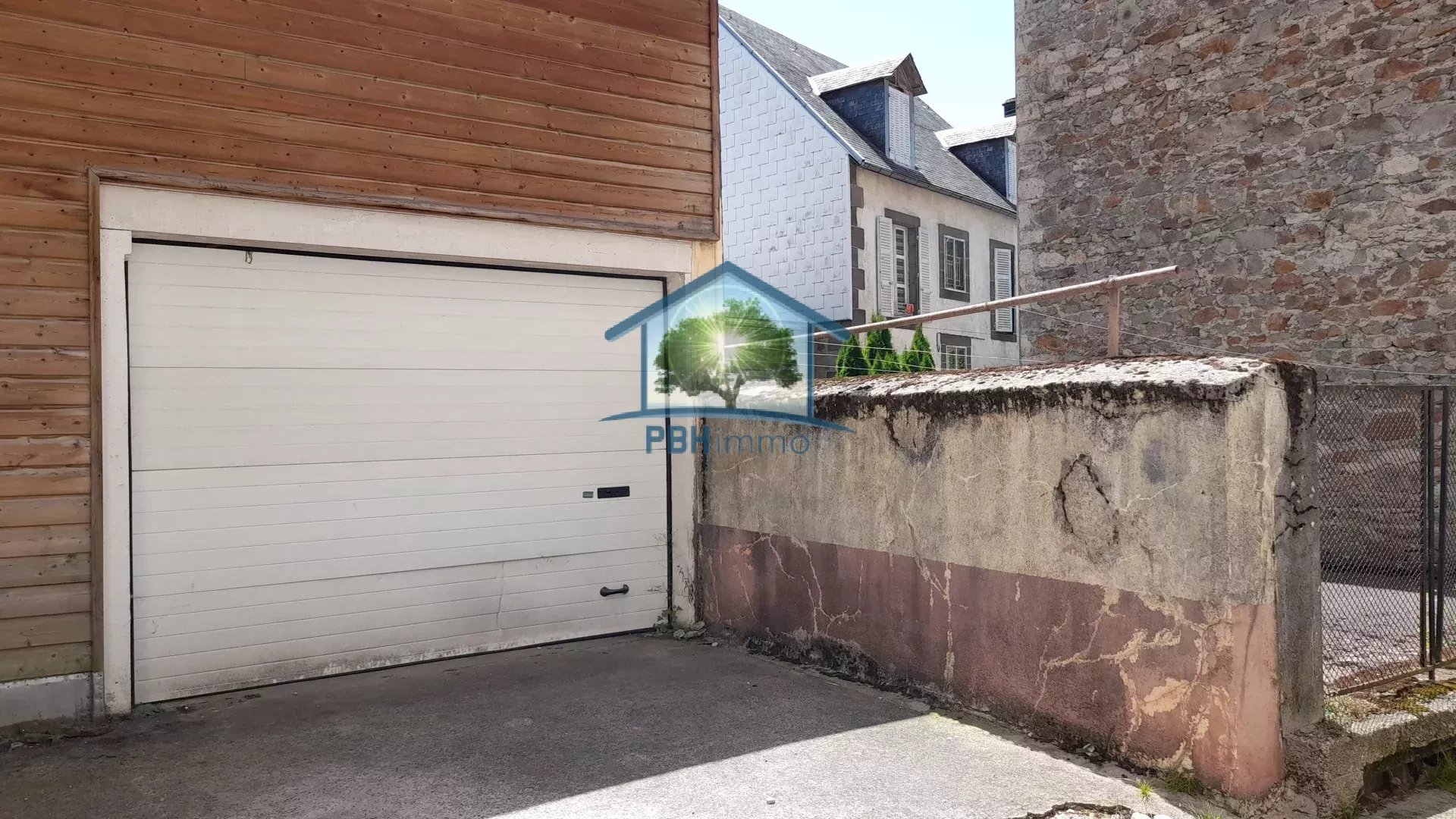  GARAGE avec REMISE
