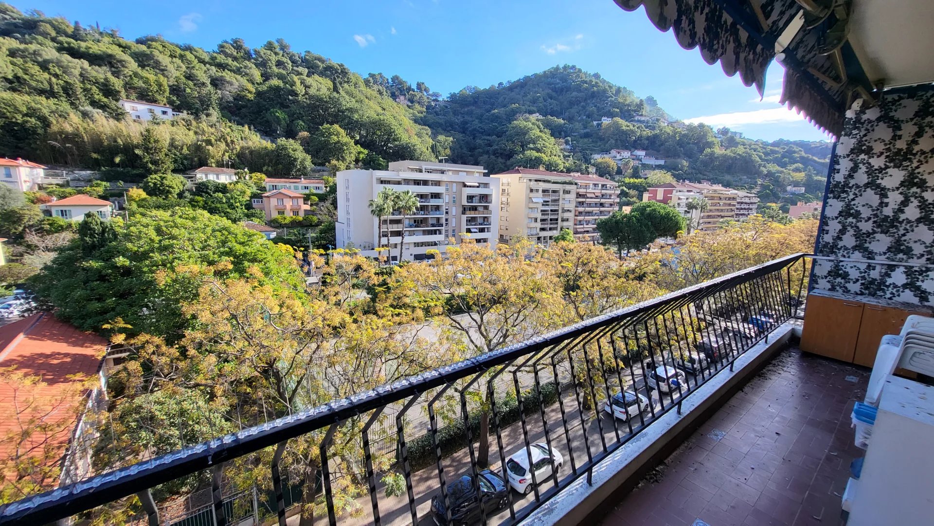 Menton Carei - Appartement trois pièces - balcon
