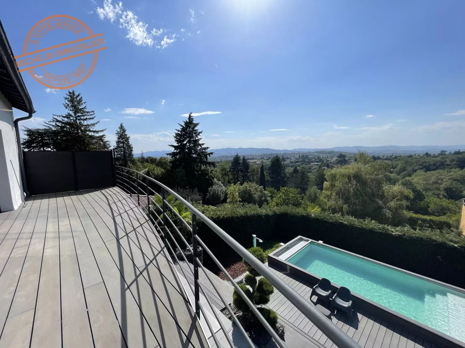 Maison 5 chambres 277 m² Piscine Limonest