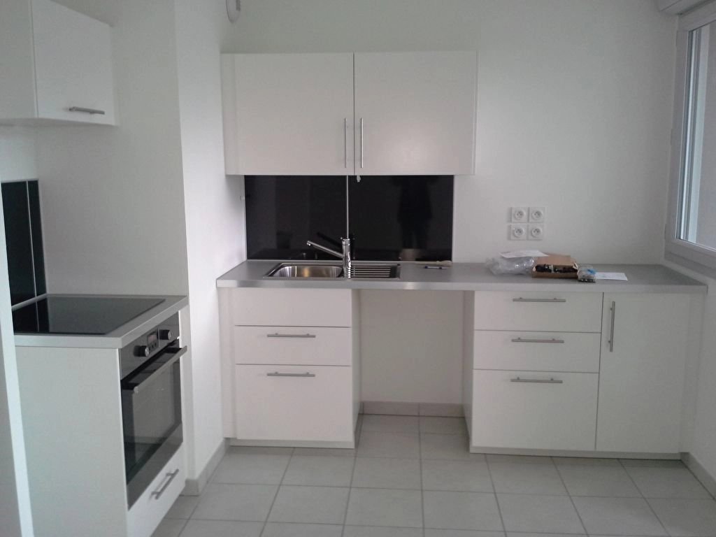 483241 Location Villeurbanne