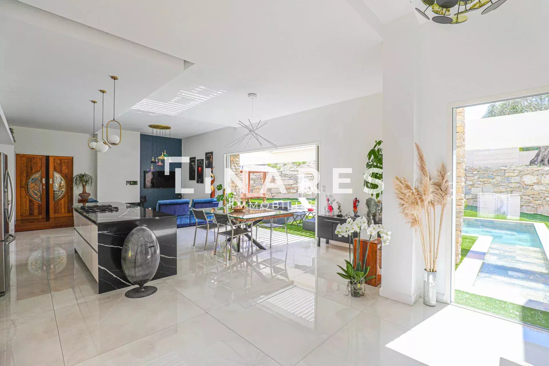 LA PERLE RARE - Villa T4 280m2 dans domaine sécurisé accès privatif plage - Terrain 1000 m2 - Piscine - Garage - 13600  LA CIOTAT