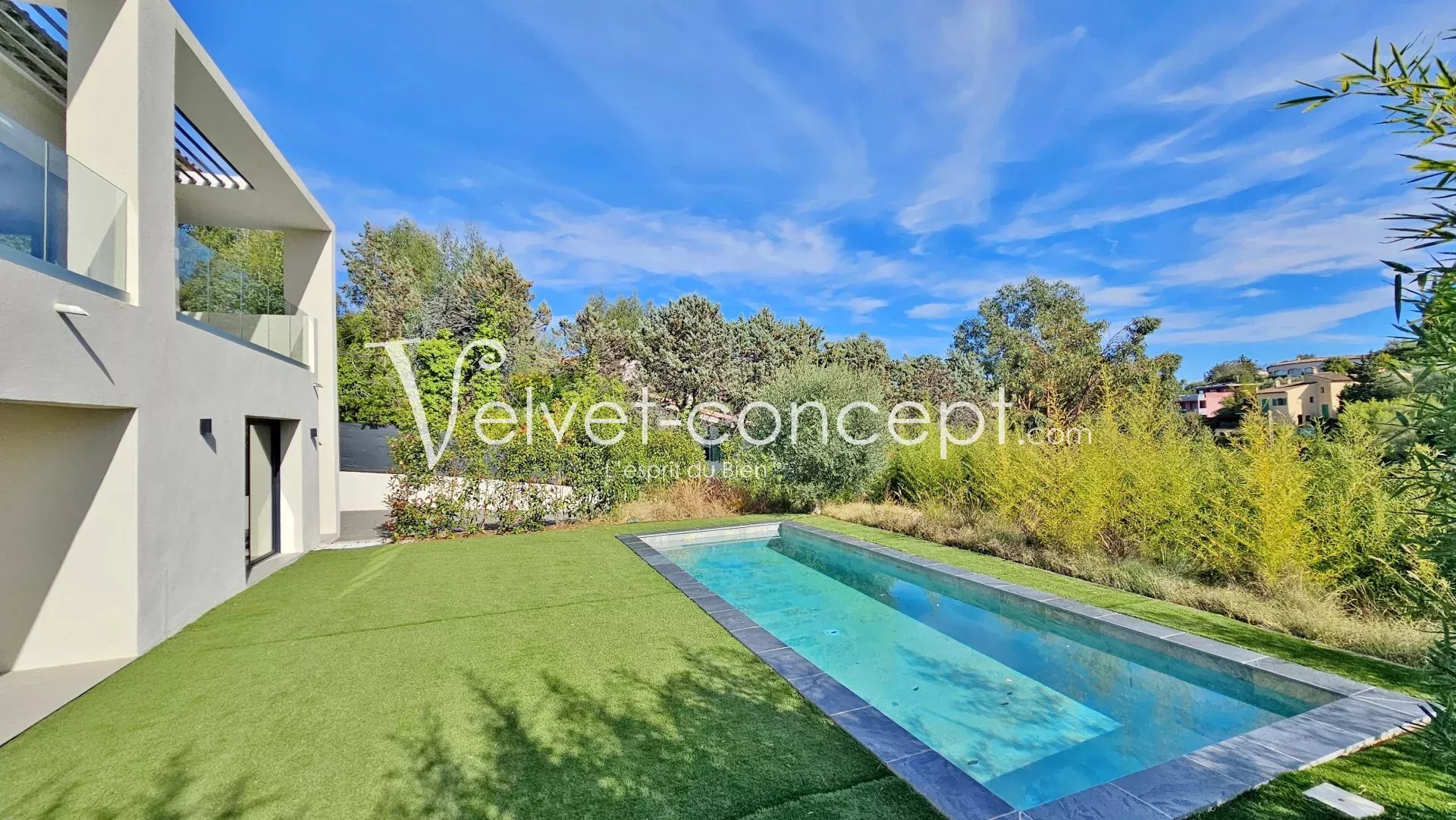 Superbe villa à Super-Cannes - piscine et 5 chambres