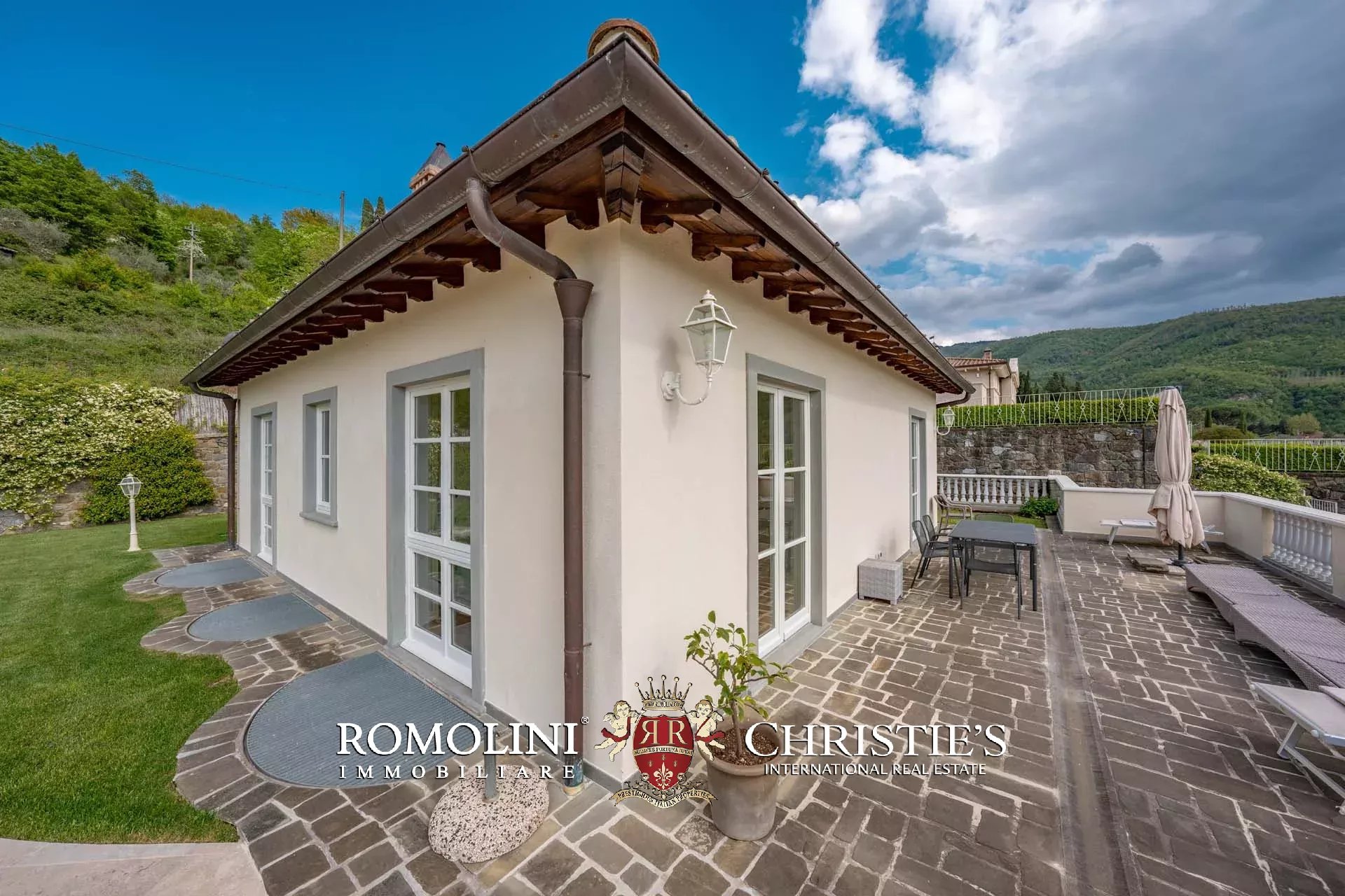 10 Bedroom Villa/Townhouse's Image 147