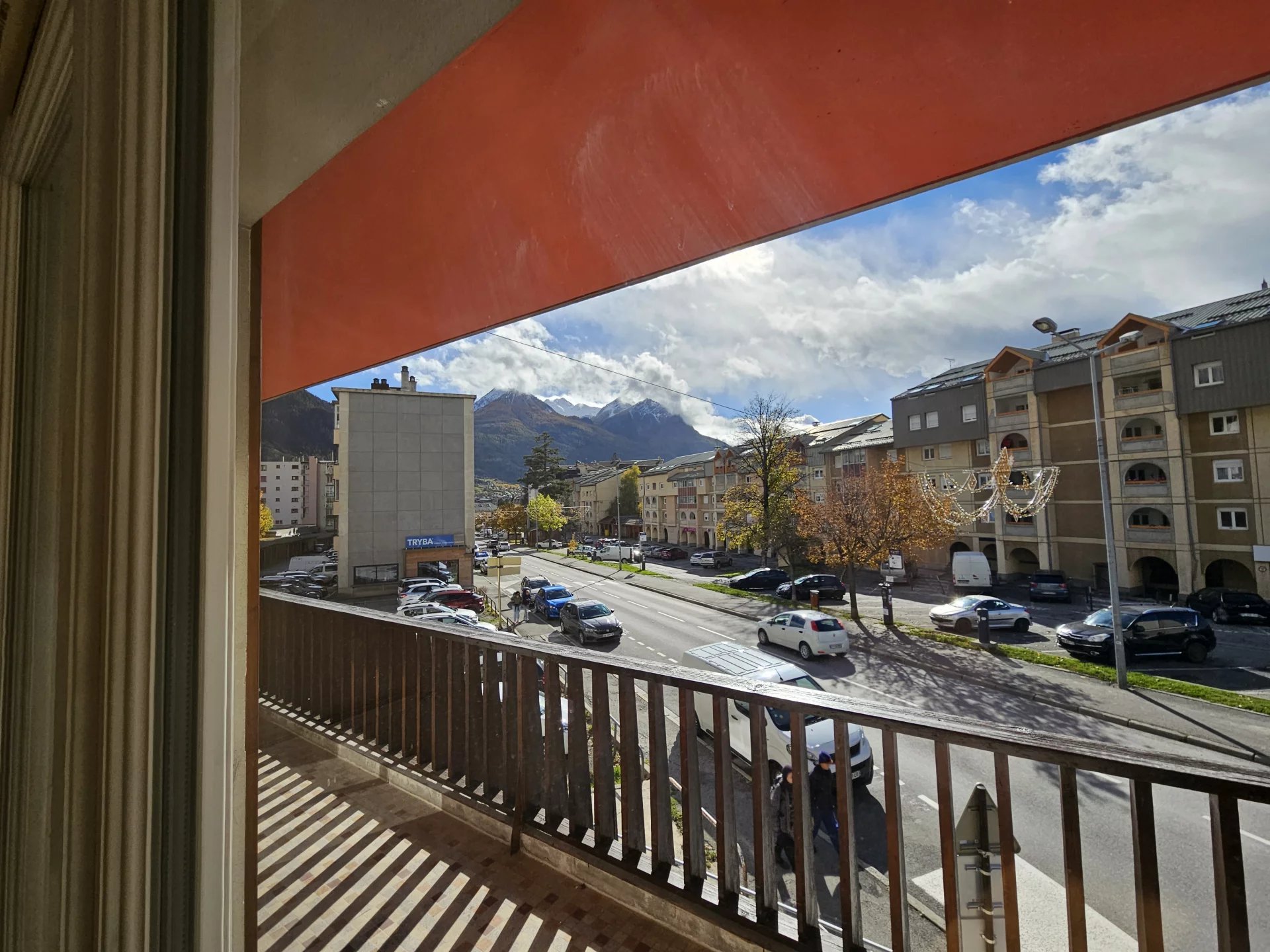 Appartement Traversant 3 Chambres Centre Ville  Balcon et Grande Terrasse Parking