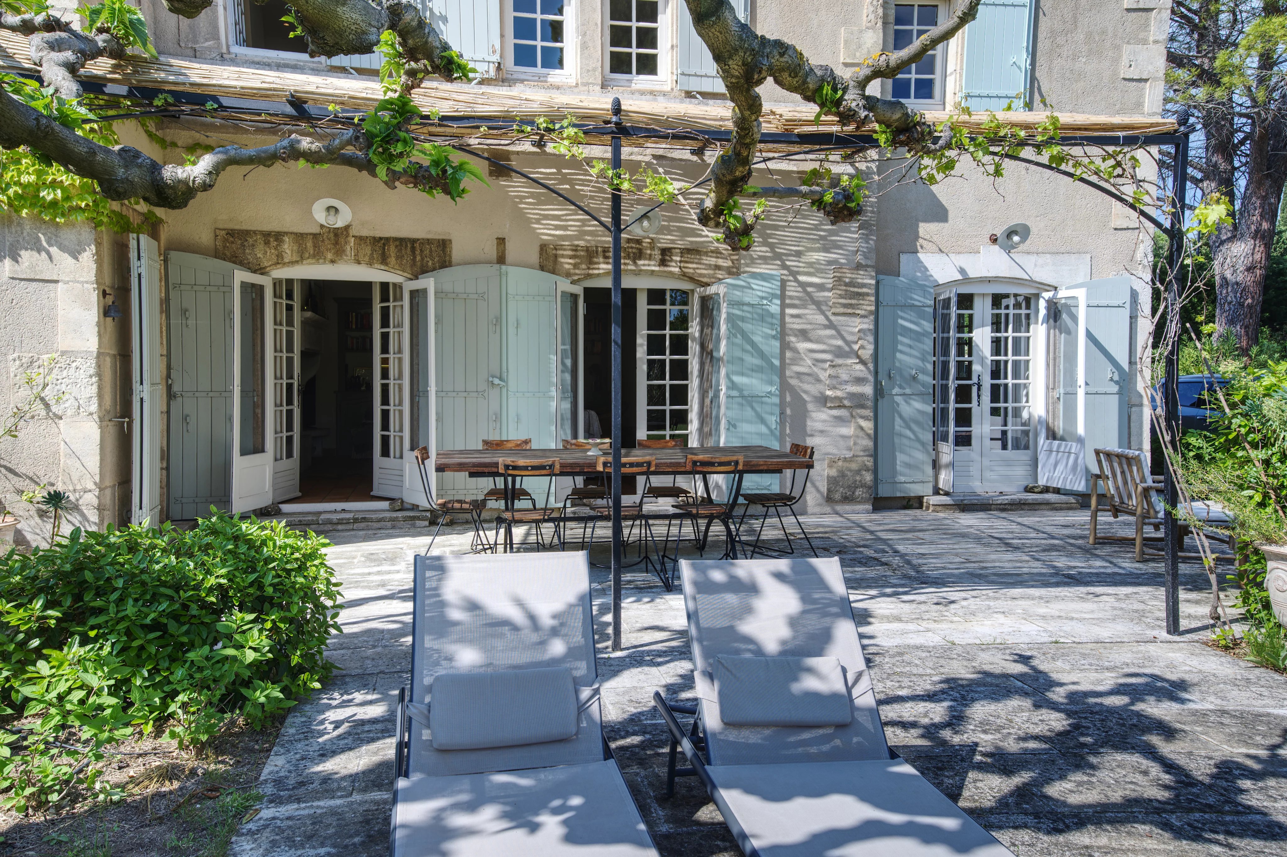 SOUTH ALPILLES - PROPERTY FOR SALE