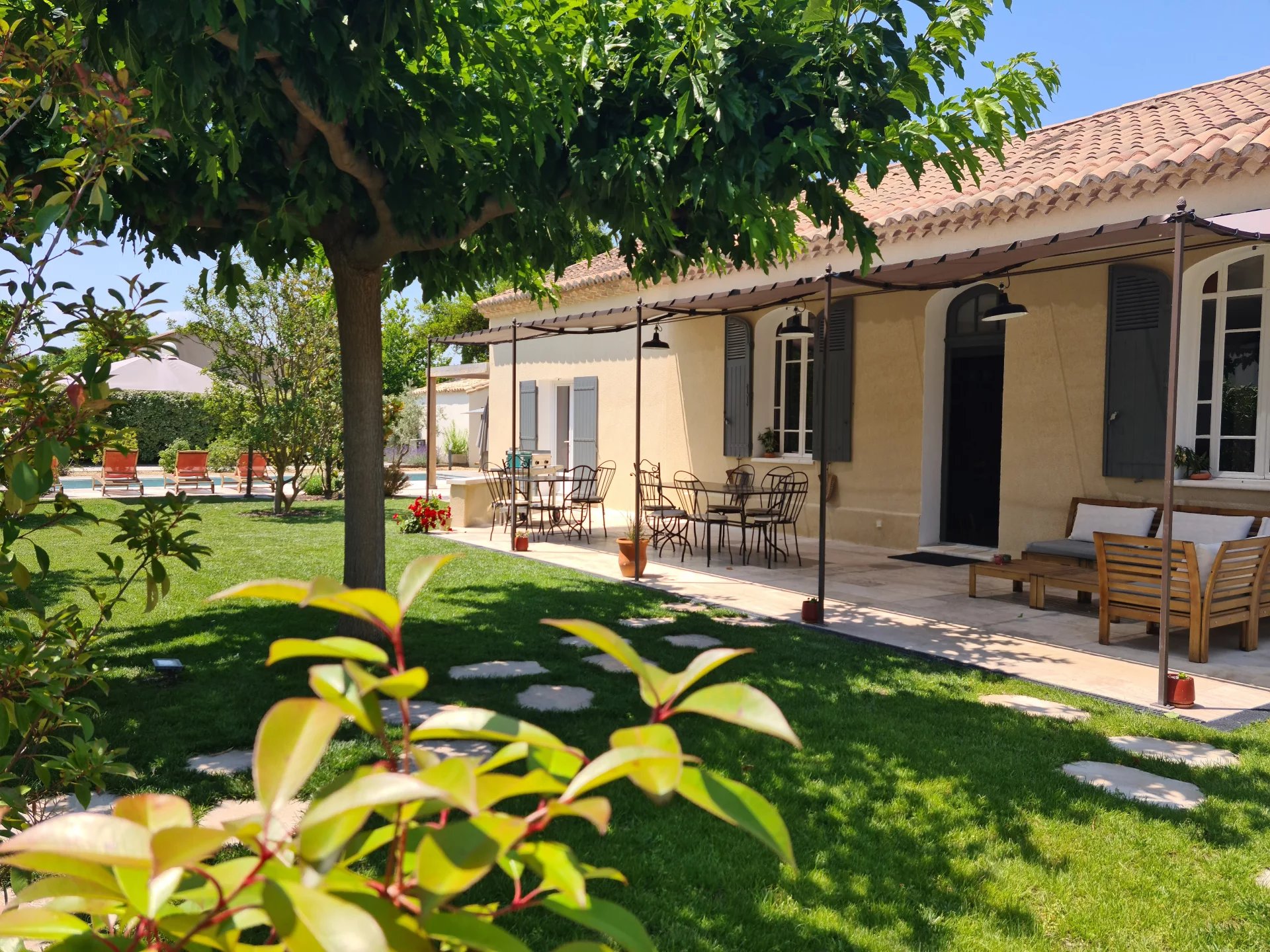 Jolie villa art déco rénovée avec piscine privée à Saint-Rémy-de-Provence