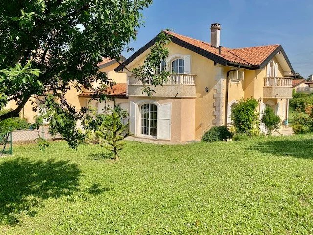 Maison à louer, 6.5 pièces, Jouxtens-Mézery