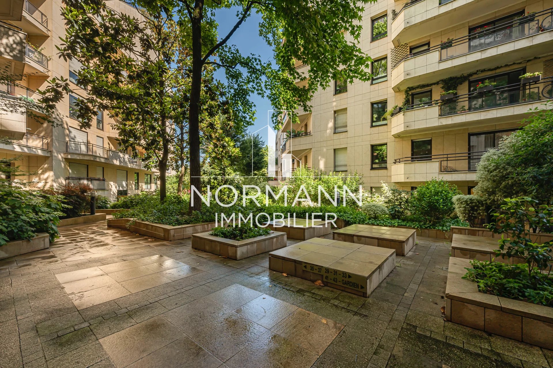Sale Apartment Levallois-Perret Front de Seine